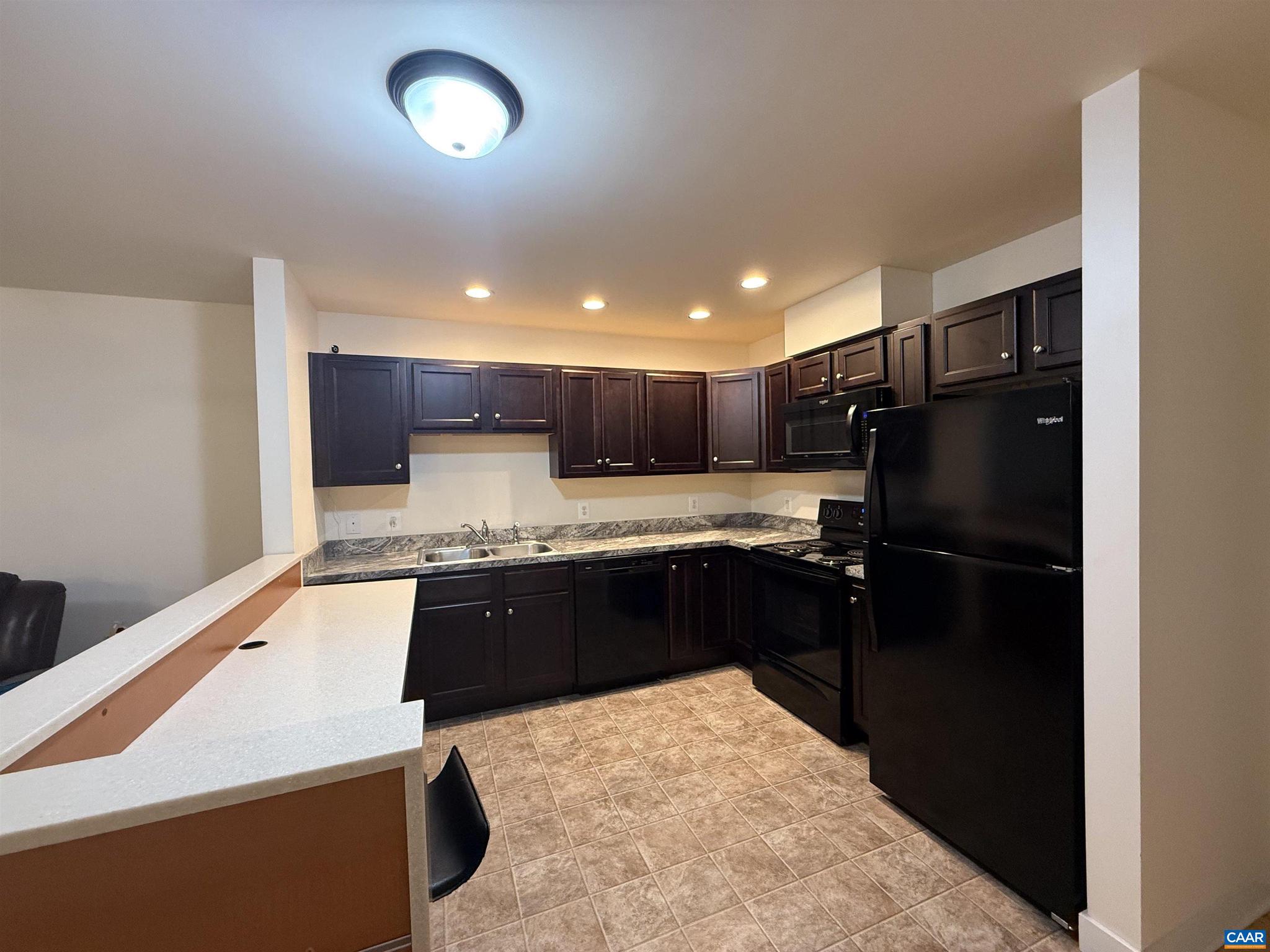 LOCHLYN HILL - Residential
