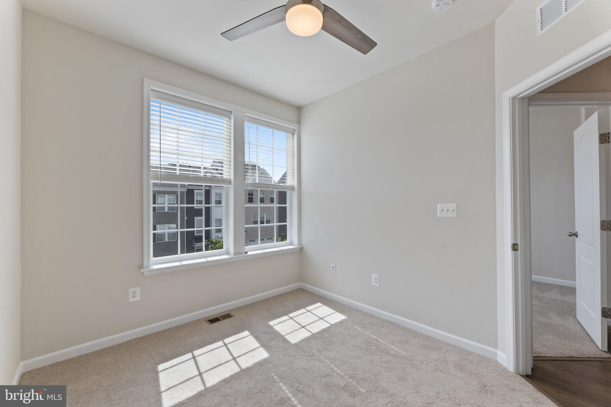 LAUREL OVERLOOK - Residential Lease