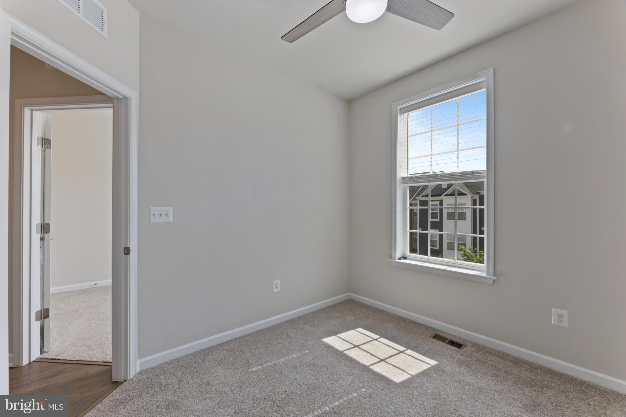 LAUREL OVERLOOK - Residential Lease