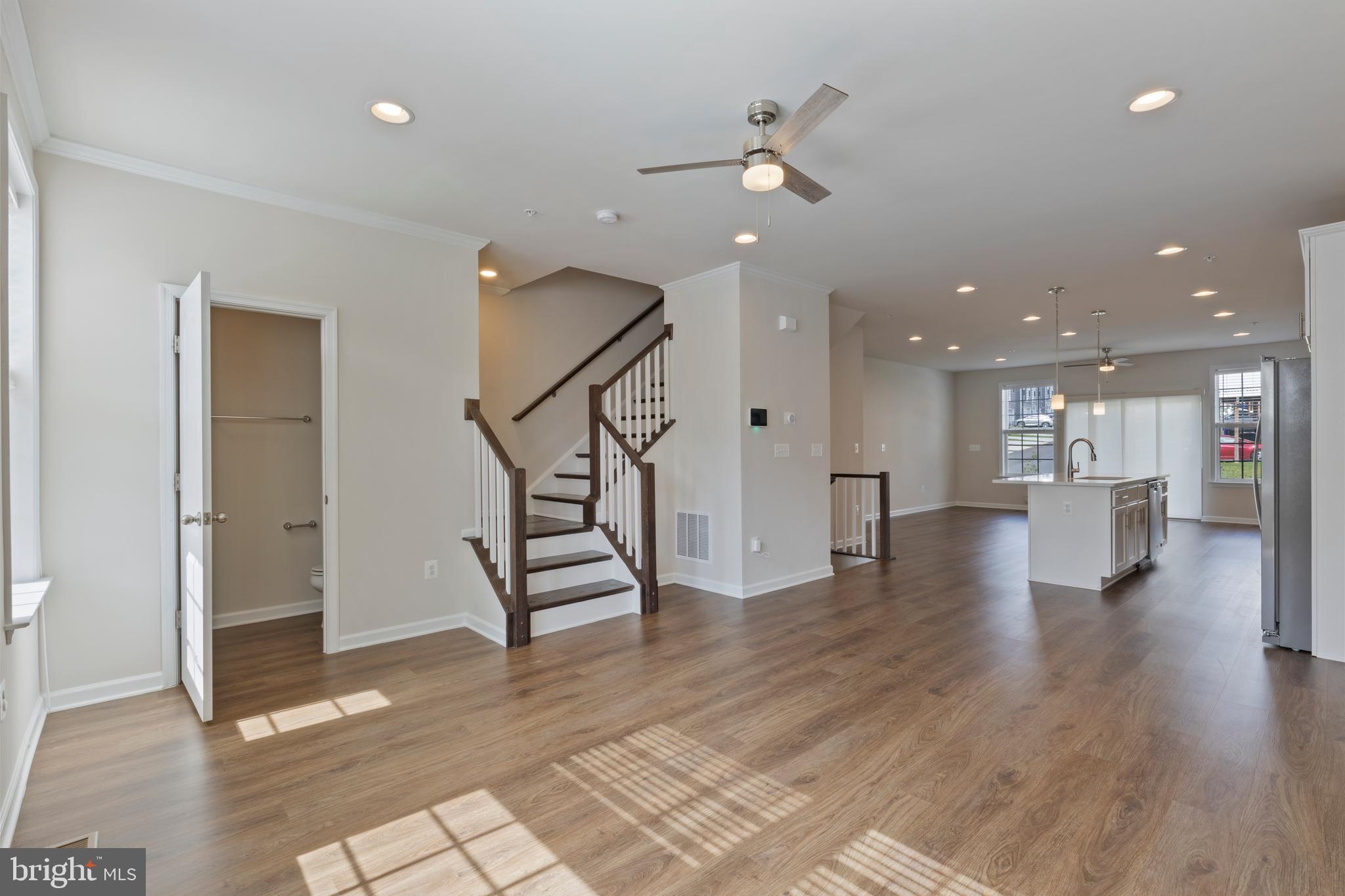 LAUREL OVERLOOK - Residential Lease
