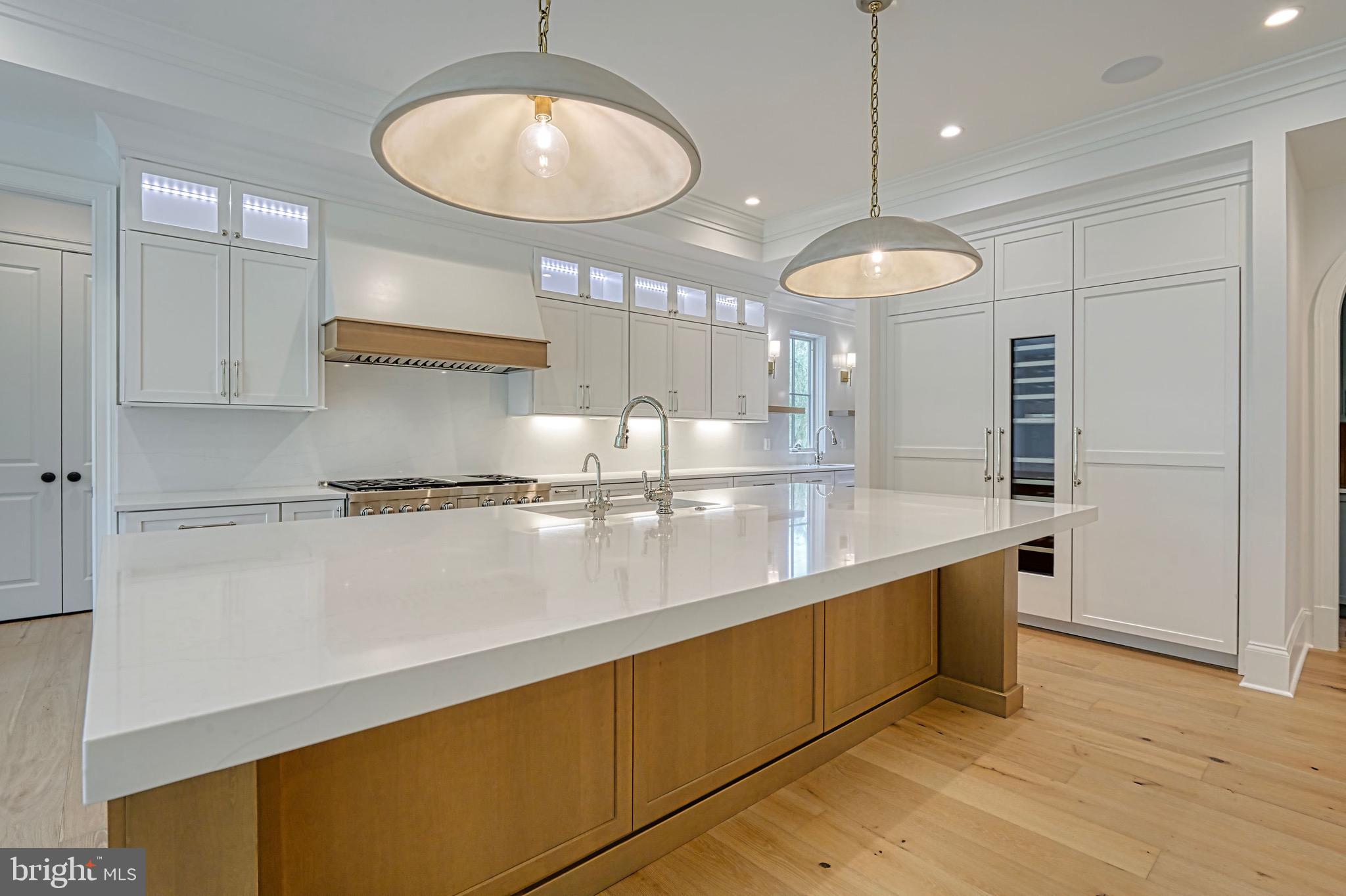 COUNTRY CLUB HILLS - Residential