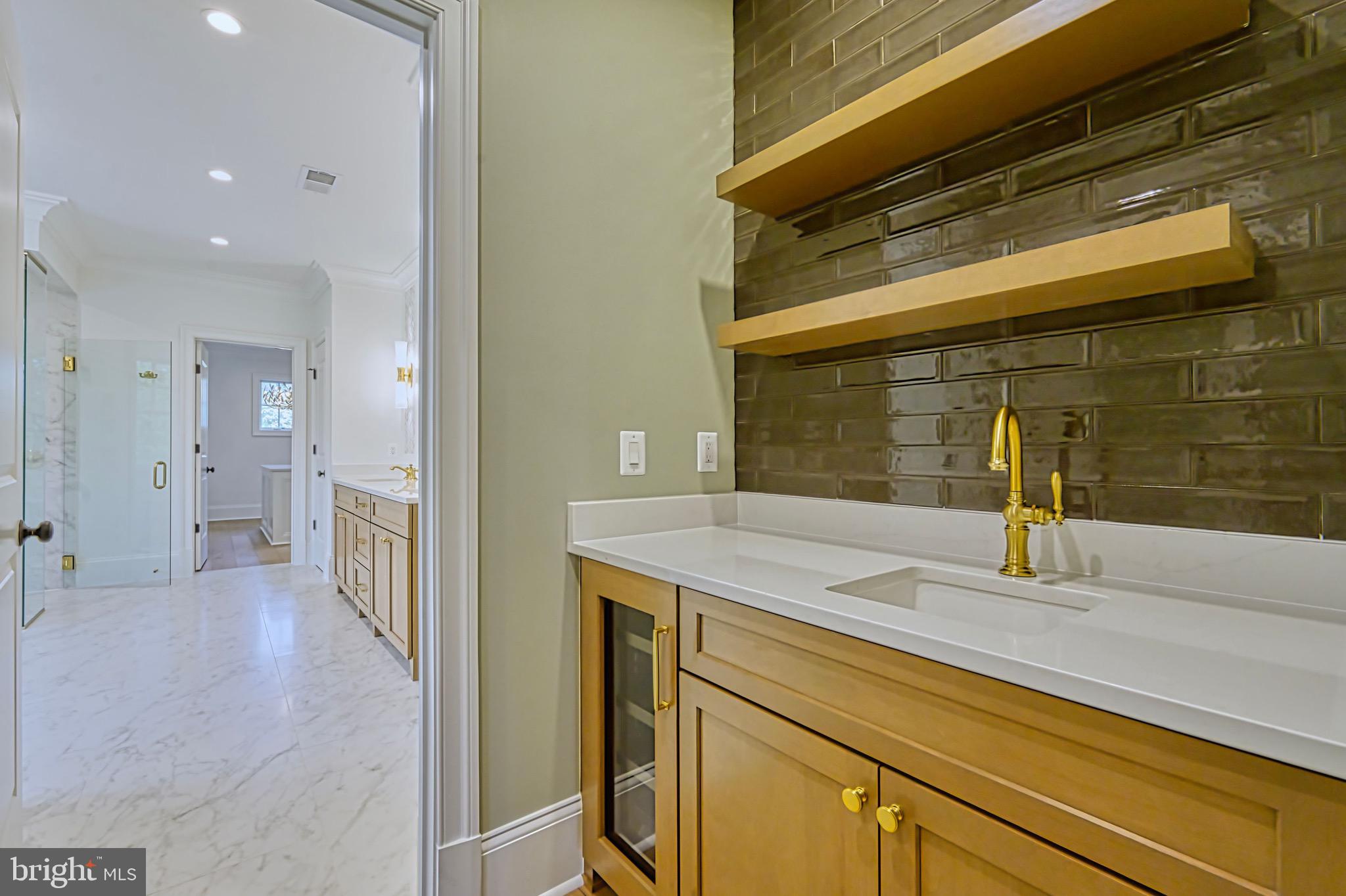 COUNTRY CLUB HILLS - Residential