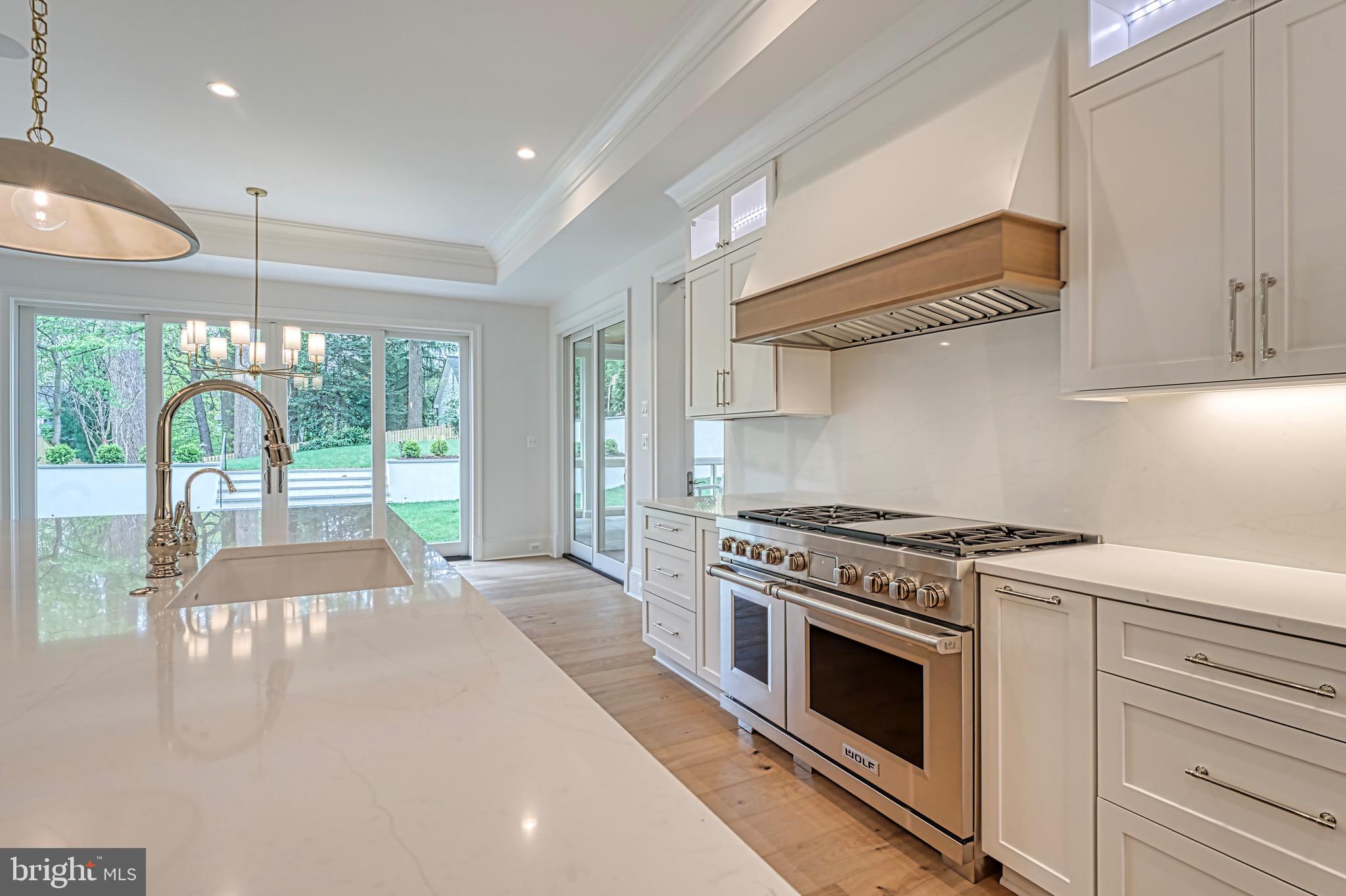 COUNTRY CLUB HILLS - Residential