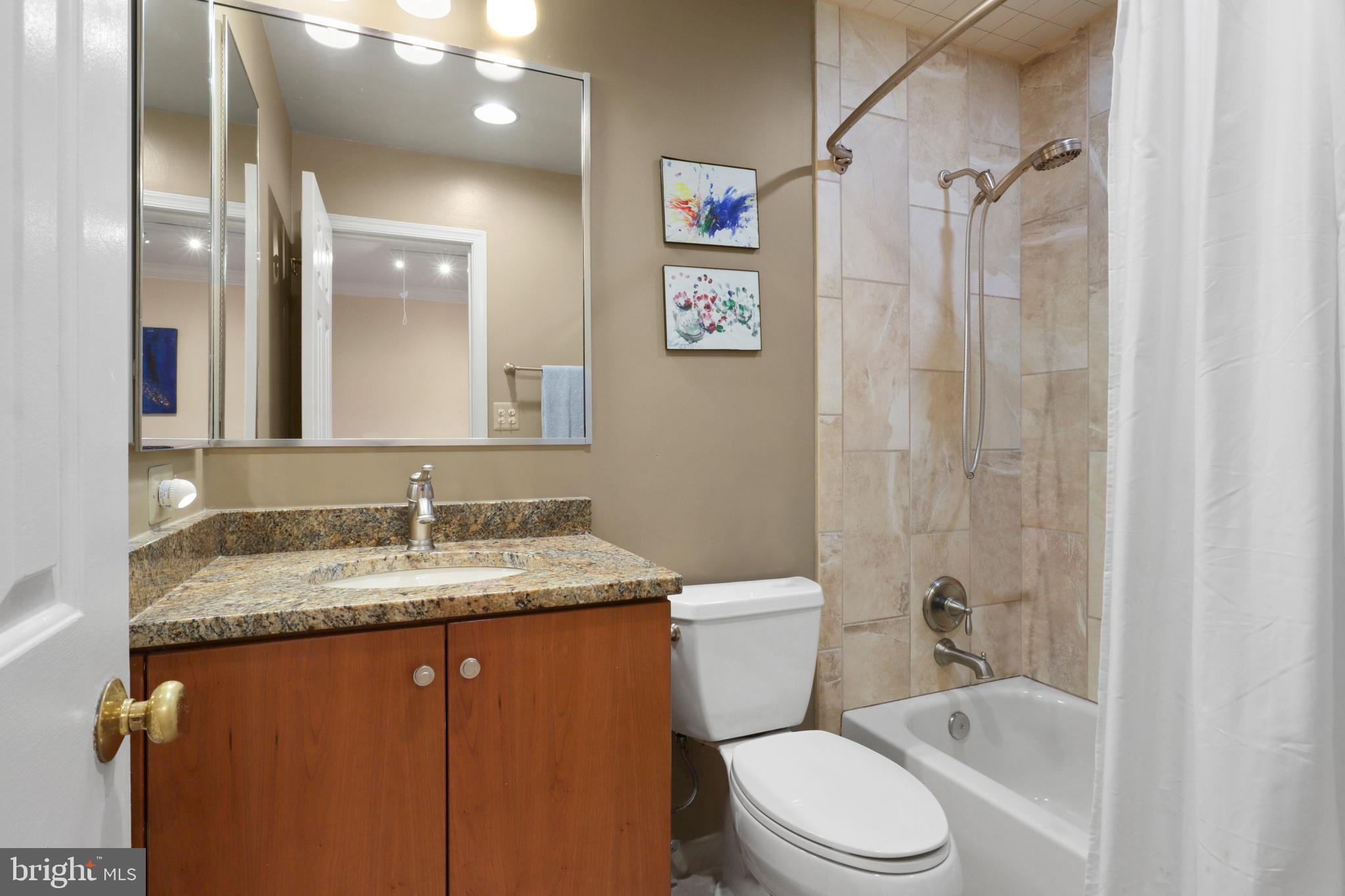 LANDSDOWNE - Residential