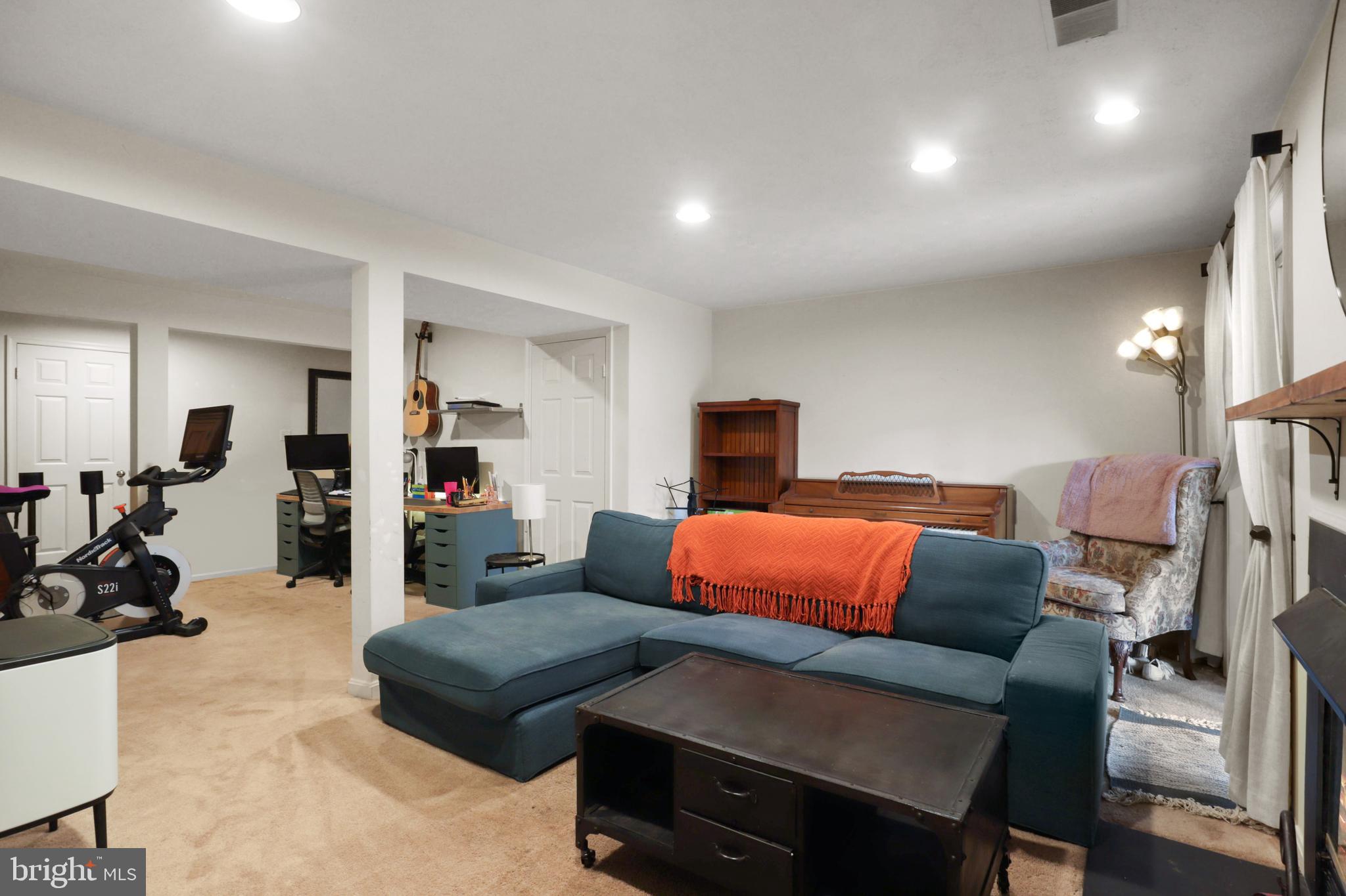 LANDSDOWNE - Residential