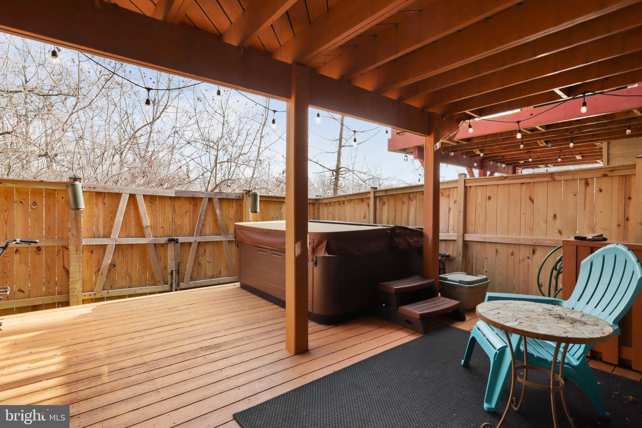 LANDSDOWNE - Residential