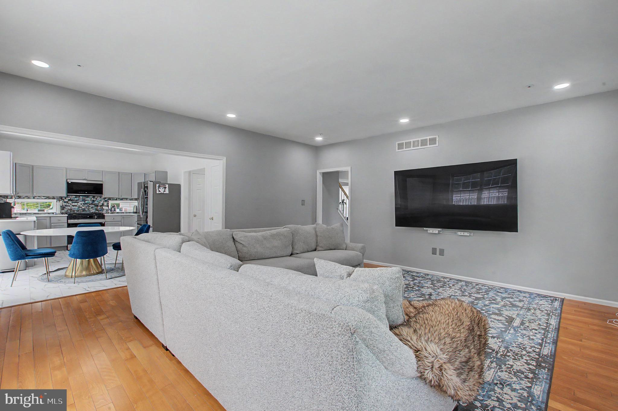 KING OF PRUSSIA - Residential