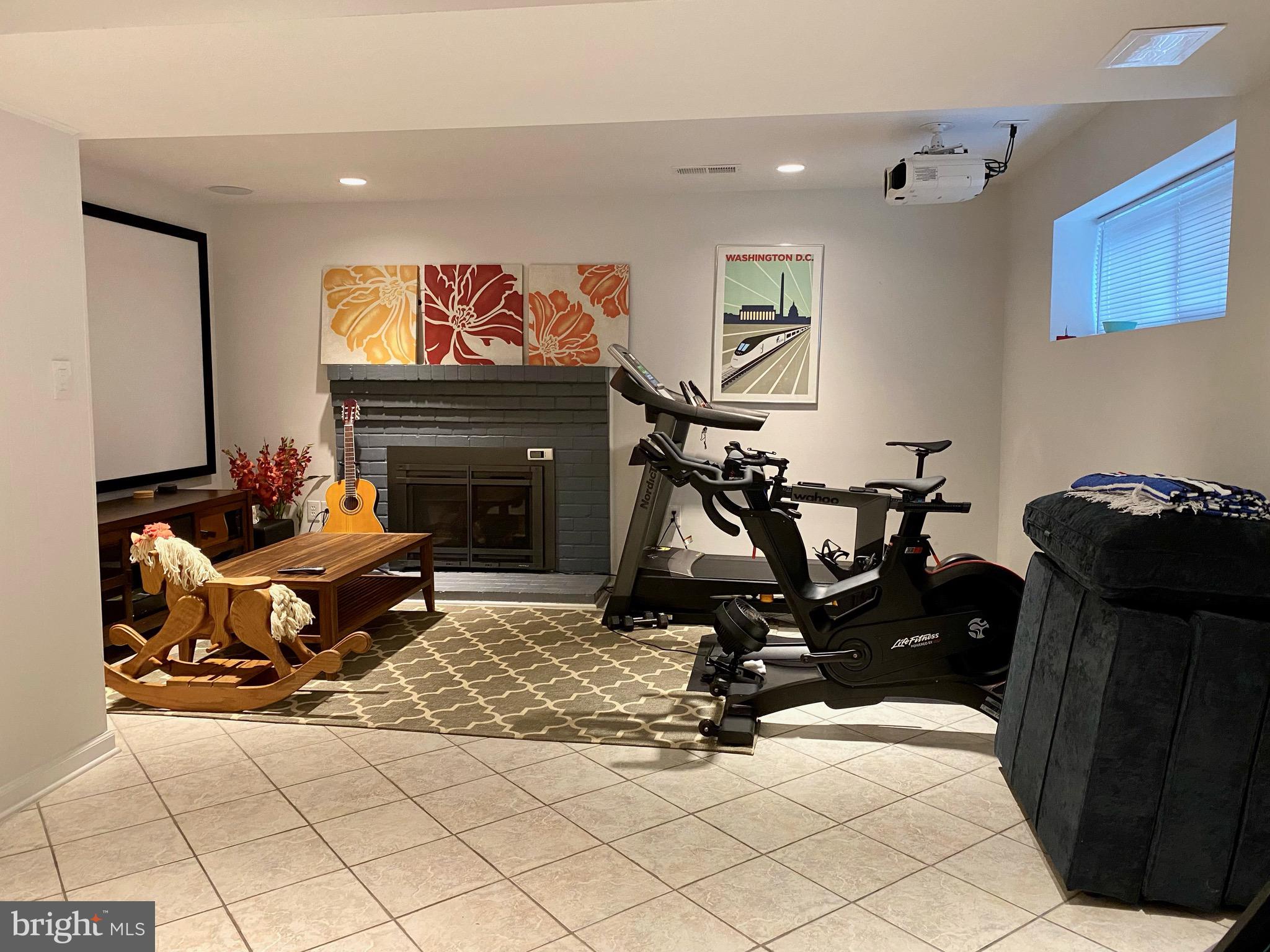 CARLYN SQUARE - Residential Lease