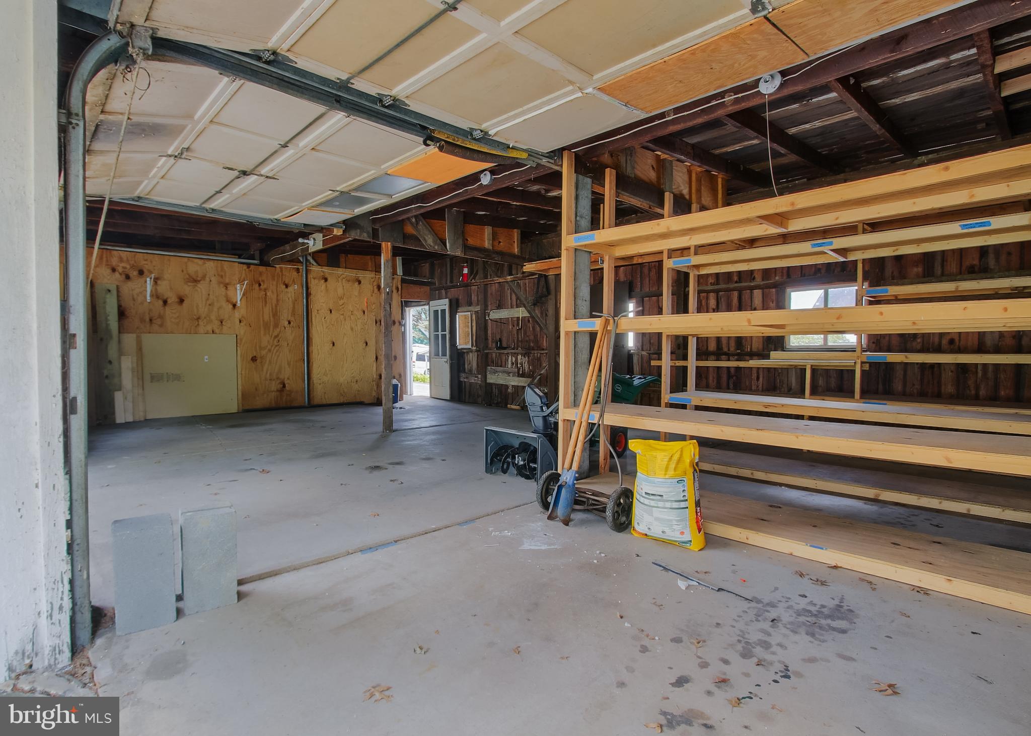 VILLAGE OF LINGLESTOWN - Commercial Sale