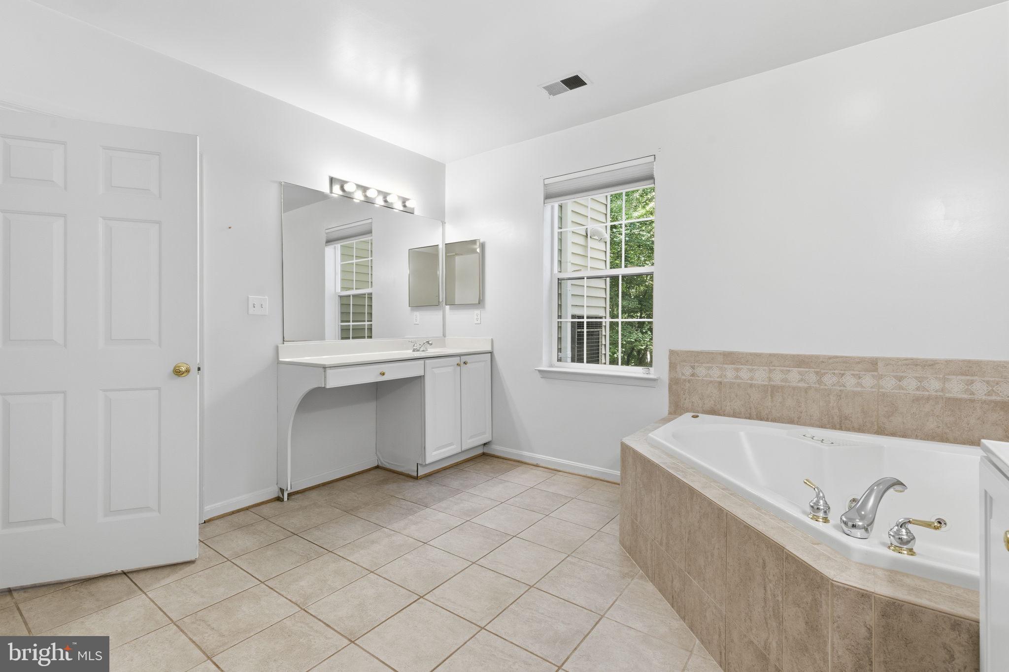 HOLLINGTON AT THE POINTE - Residential