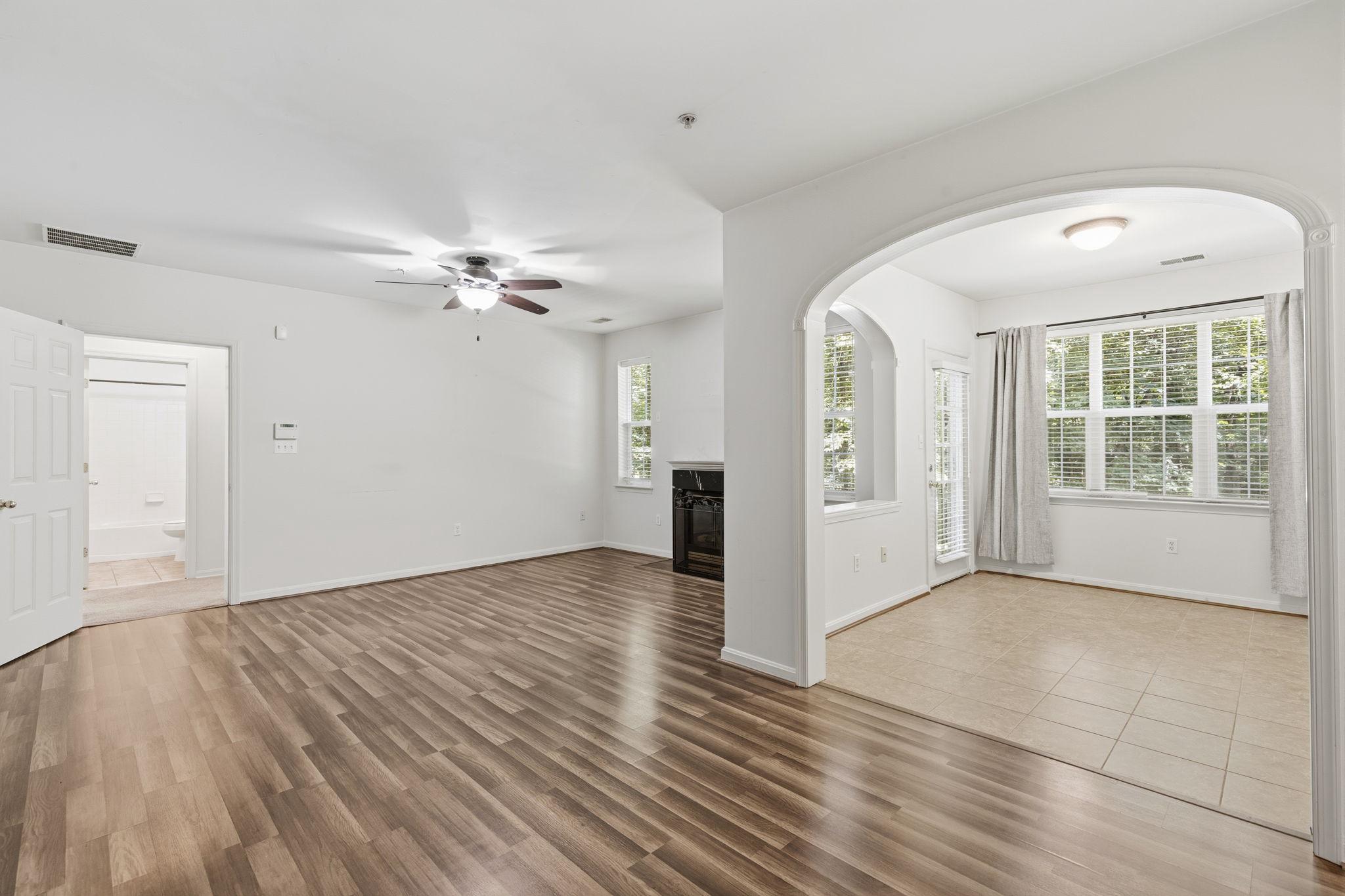 HOLLINGTON AT THE POINTE - Residential