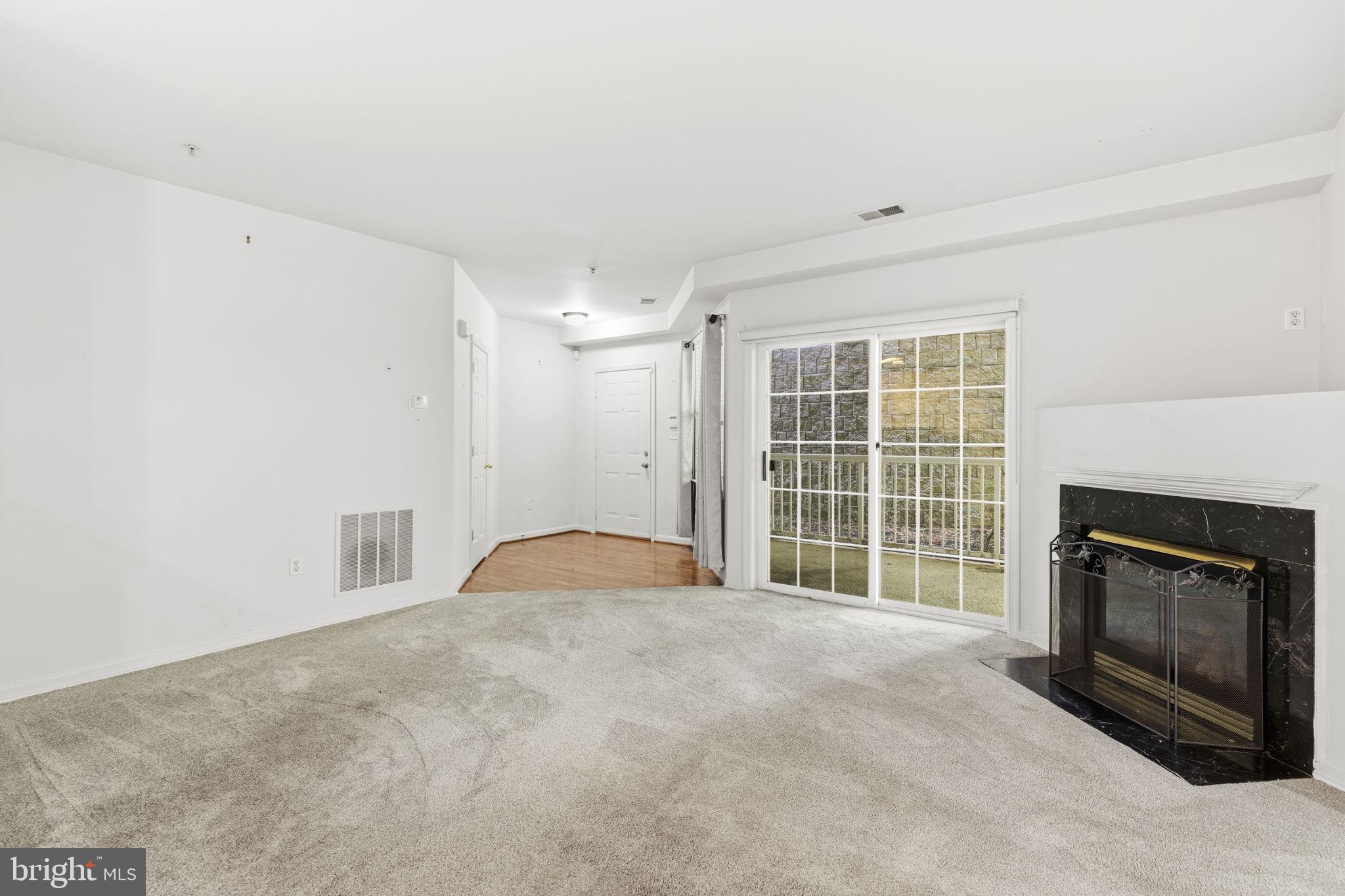 HOLLINGTON AT THE POINTE - Residential