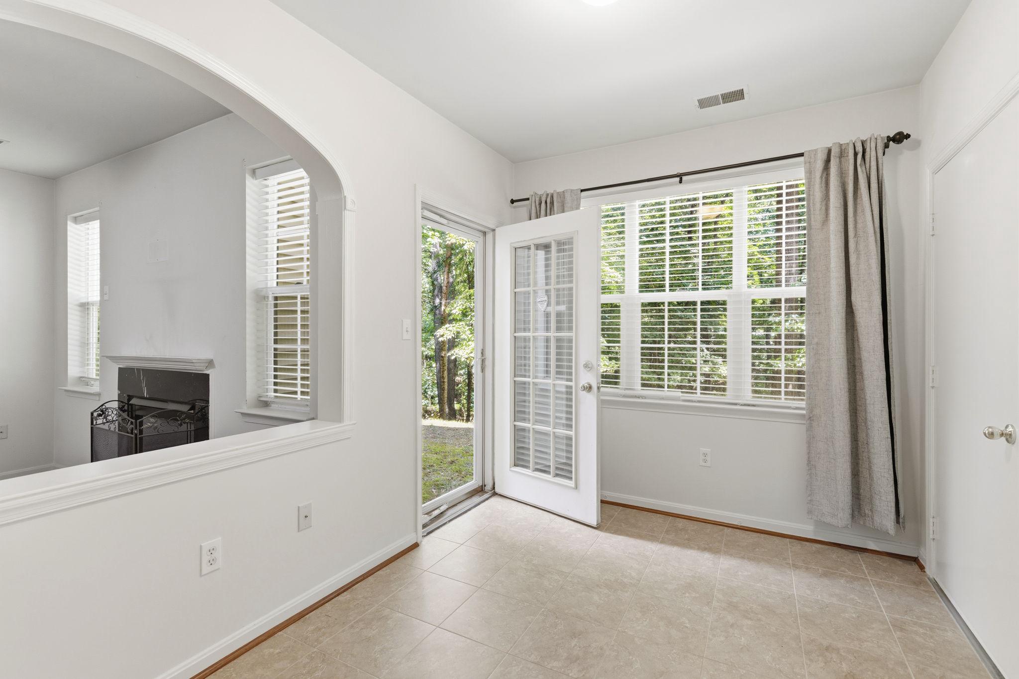 HOLLINGTON AT THE POINTE - Residential