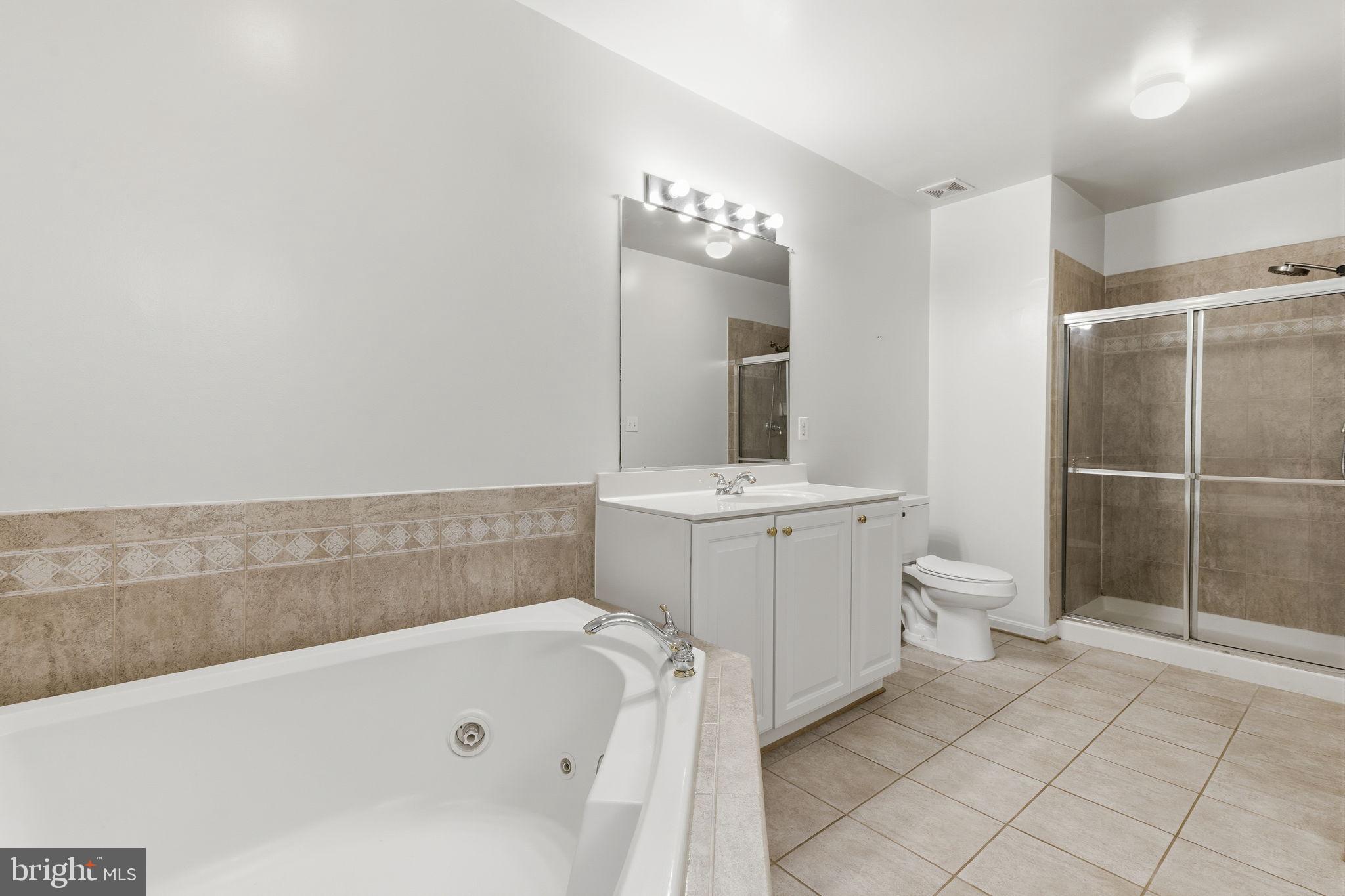 HOLLINGTON AT THE POINTE - Residential