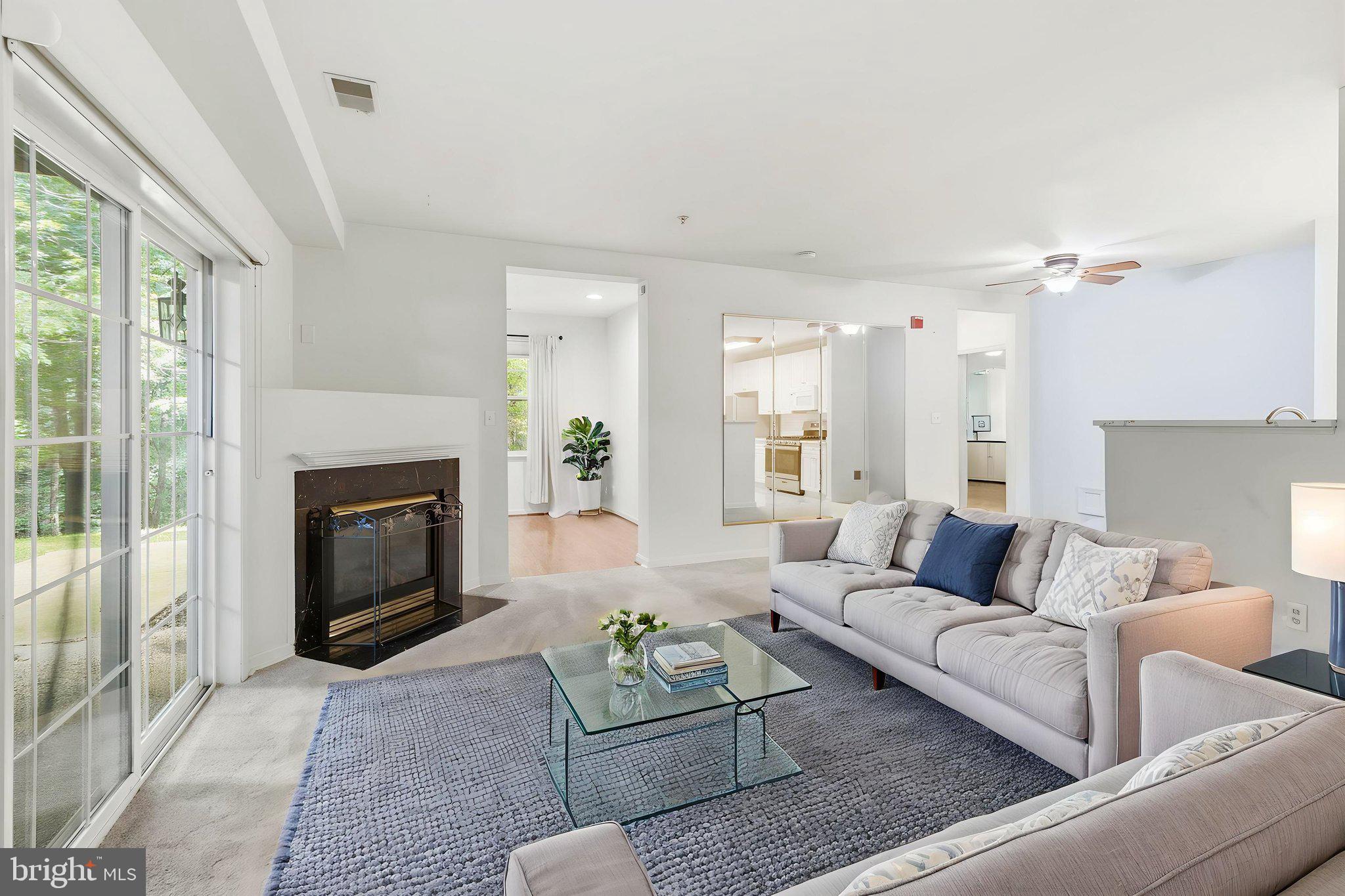 HOLLINGTON AT THE POINTE - Residential