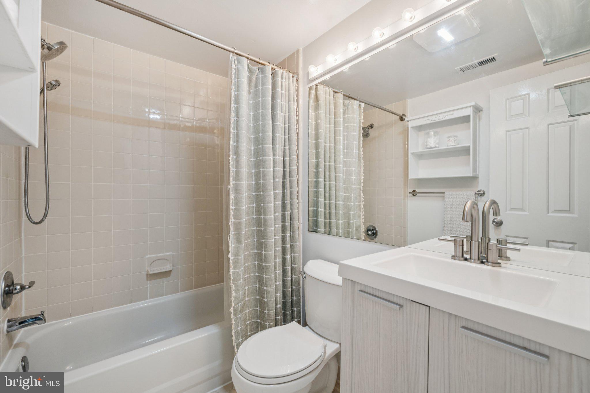 ADAMS MORGAN - Residential