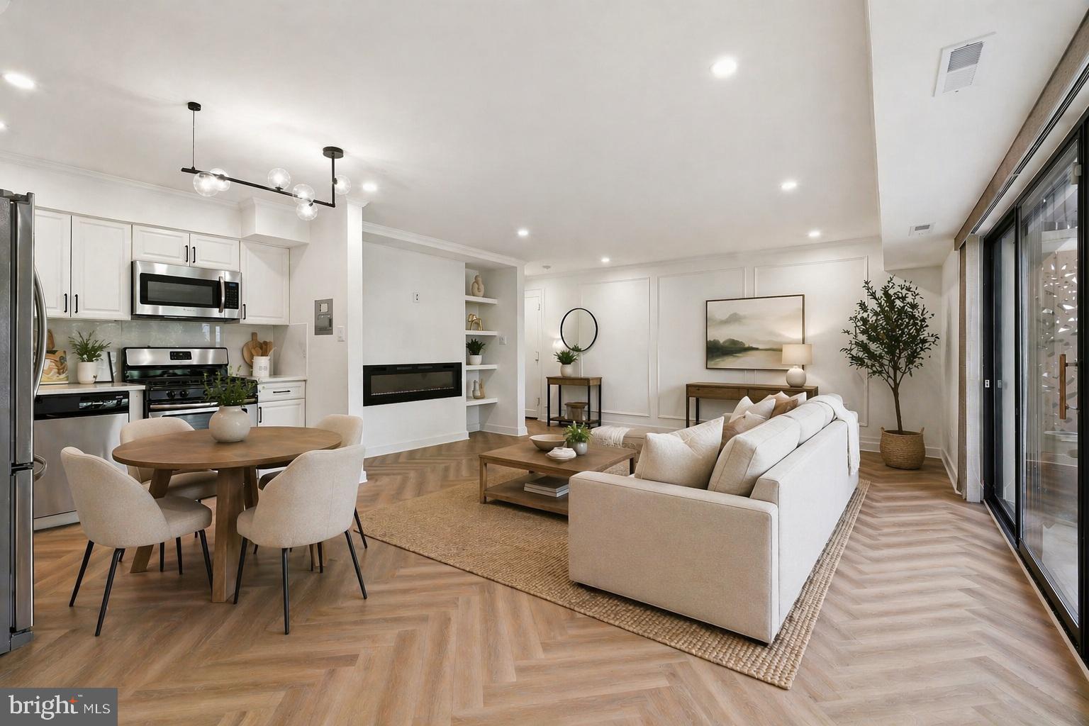 MCLEAN HILLS - Residential