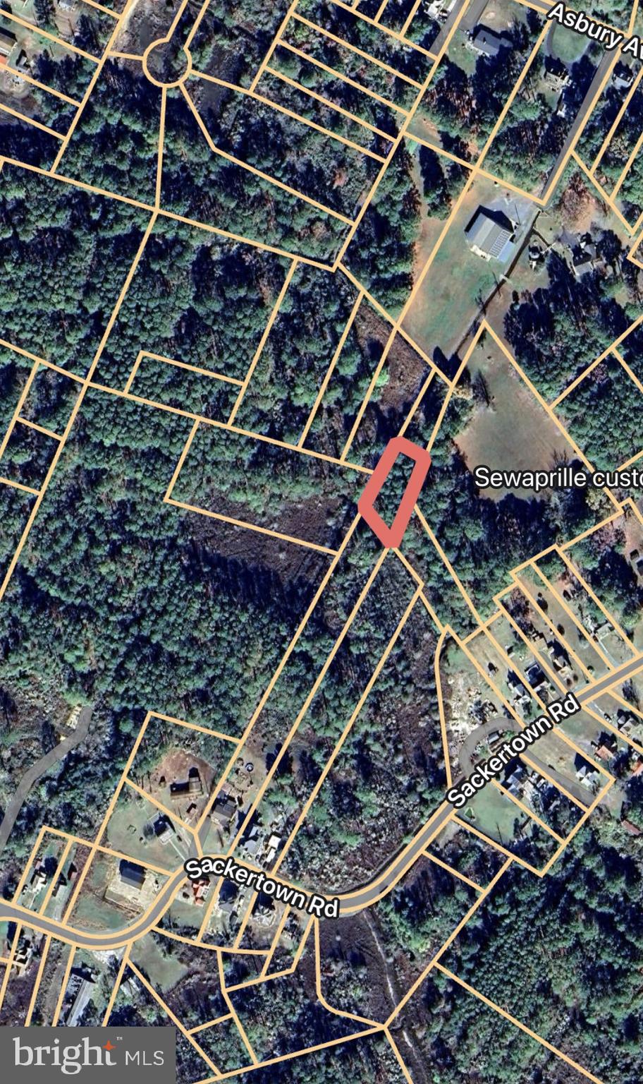 Wooded half an acre located close to Jenkins Creek public boat ramp. Owner financing available.