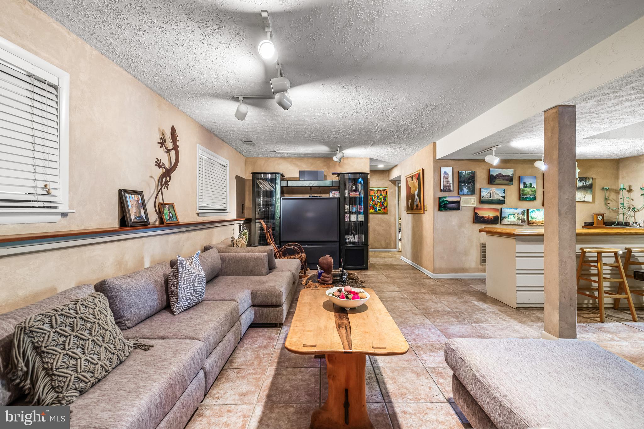 VALLEY HILLS - Residential