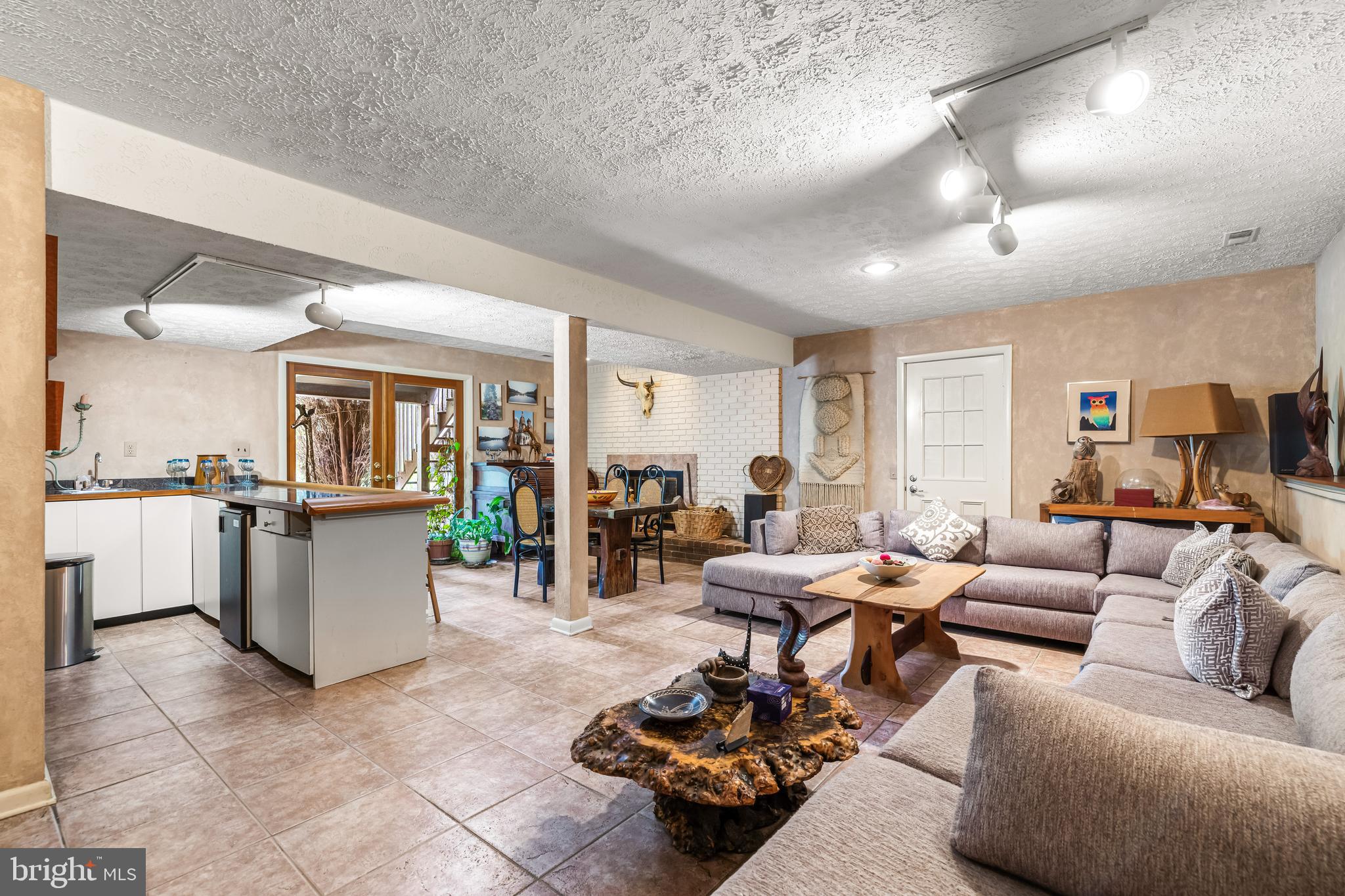 VALLEY HILLS - Residential