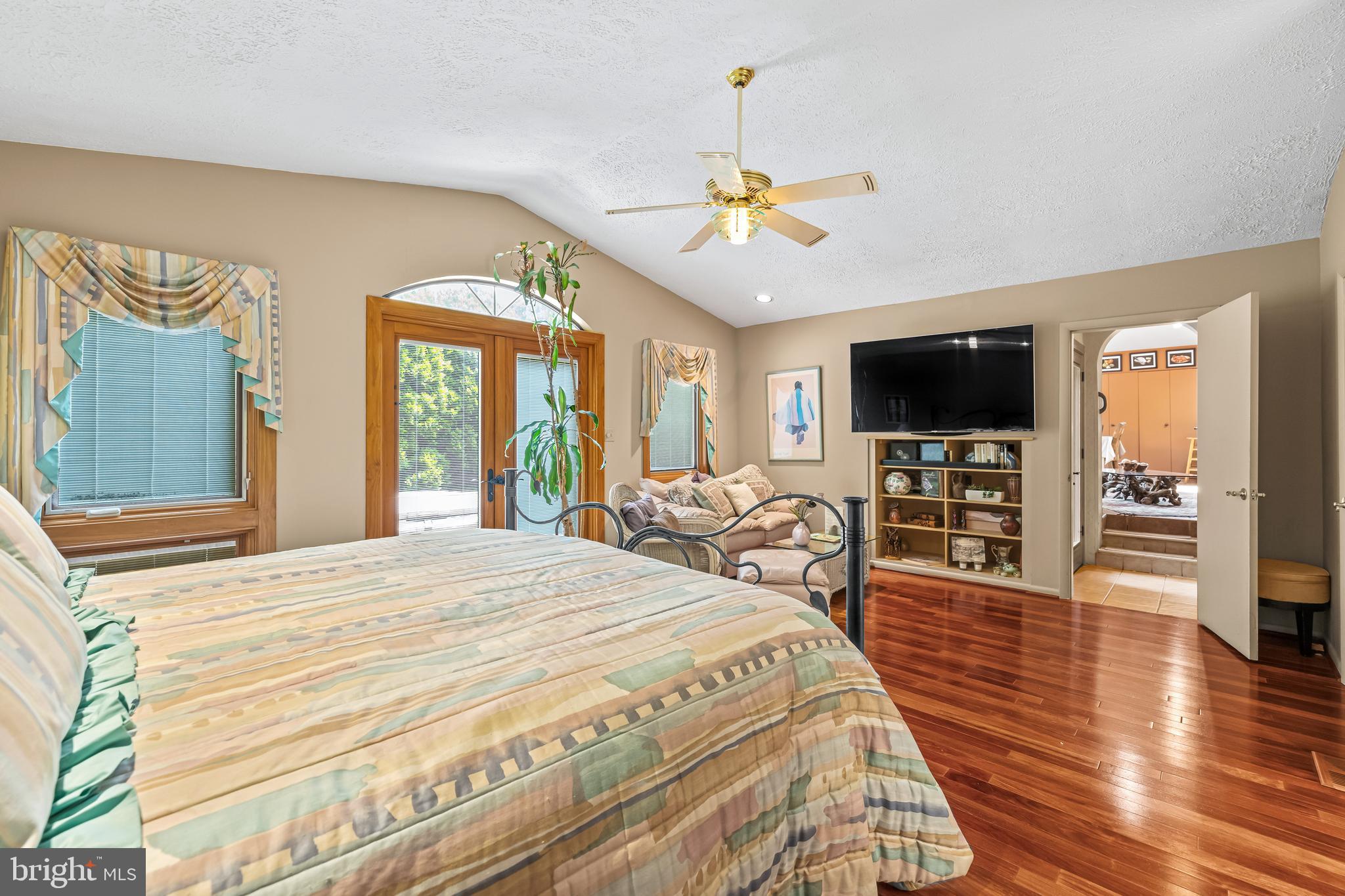 VALLEY HILLS - Residential