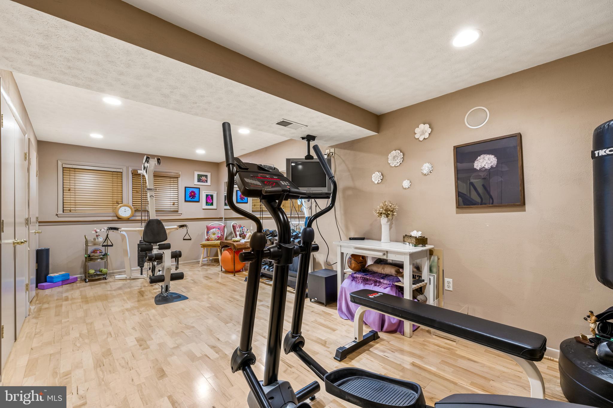 VALLEY HILLS - Residential