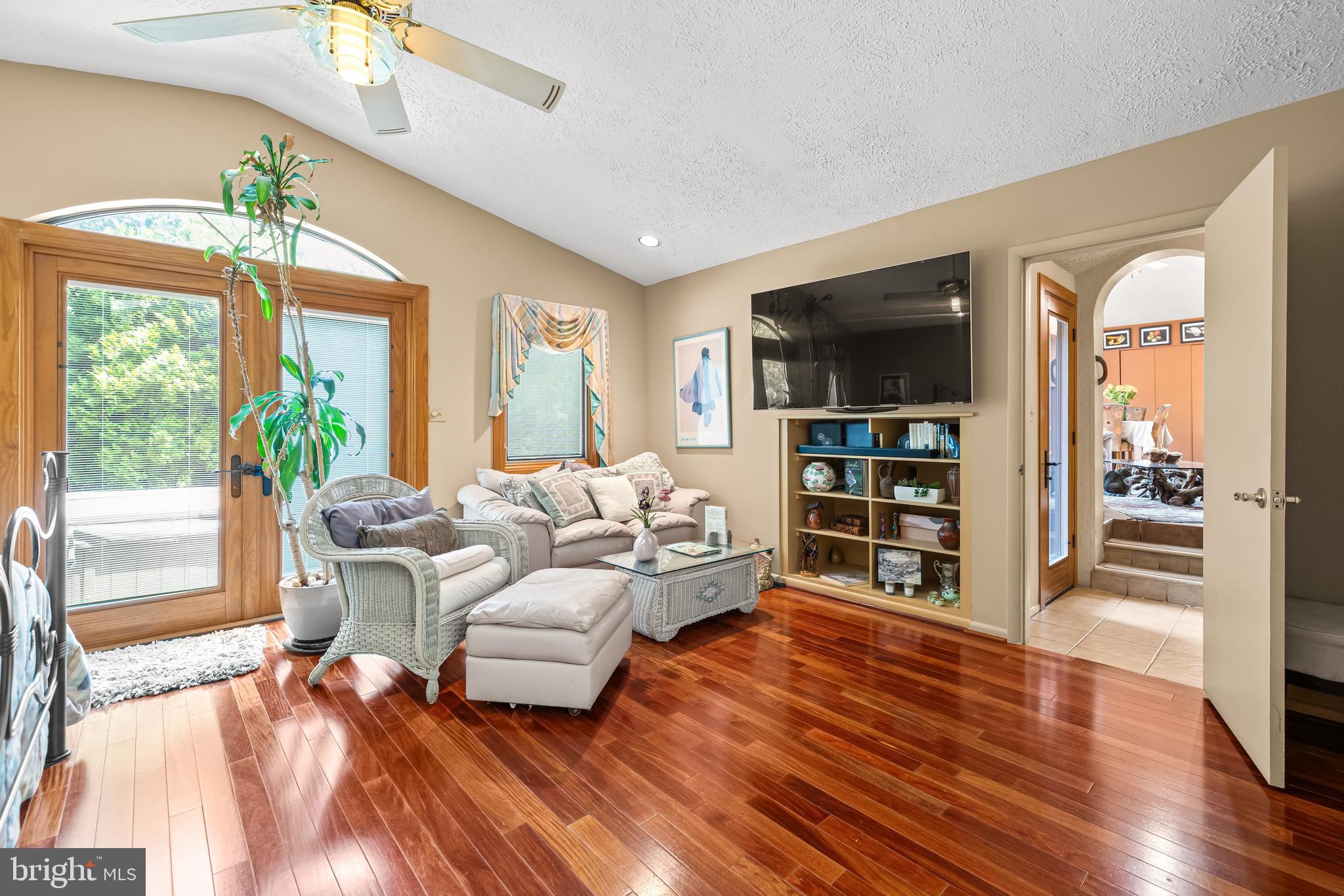 VALLEY HILLS - Residential