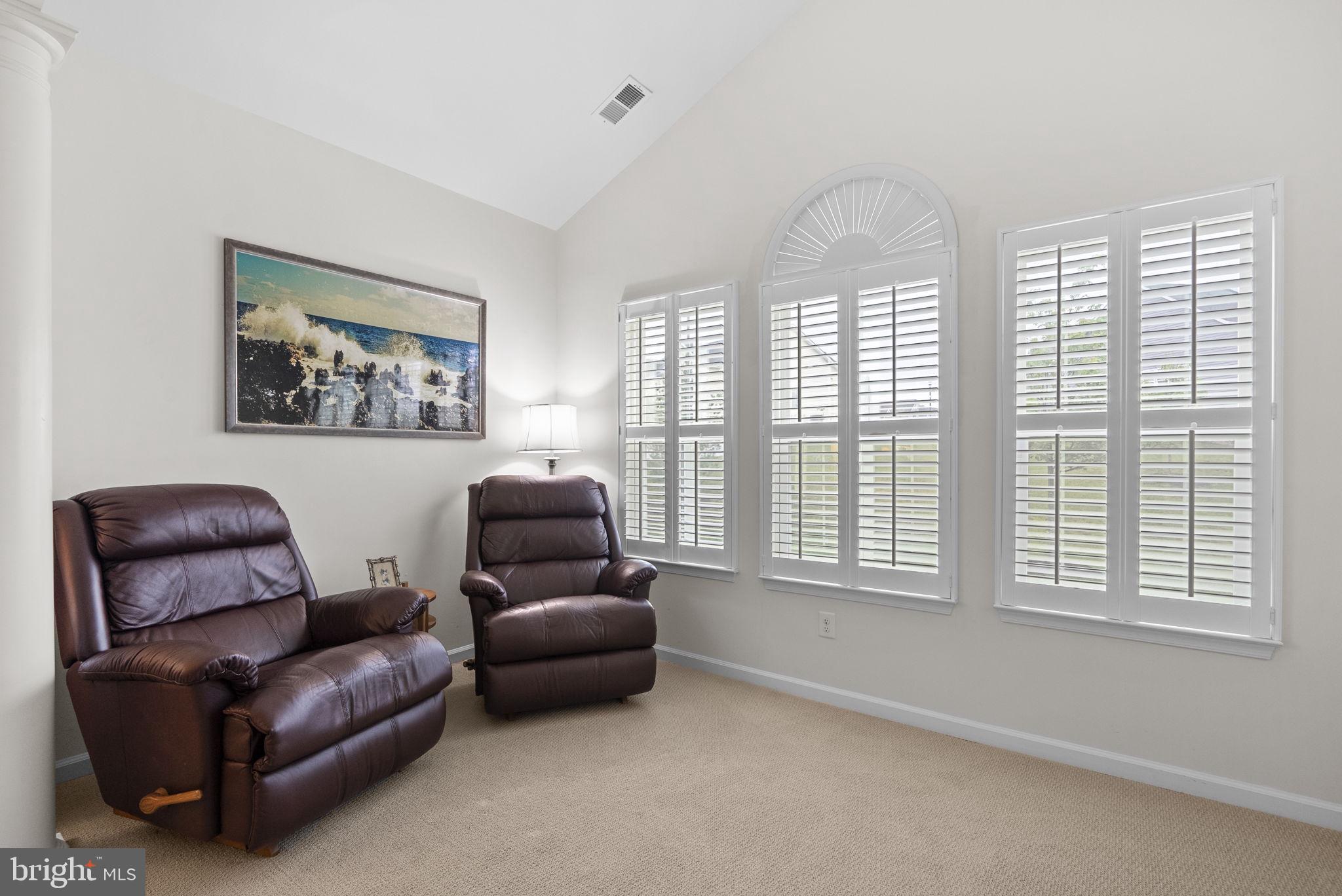 TWO RIVERS - Residential