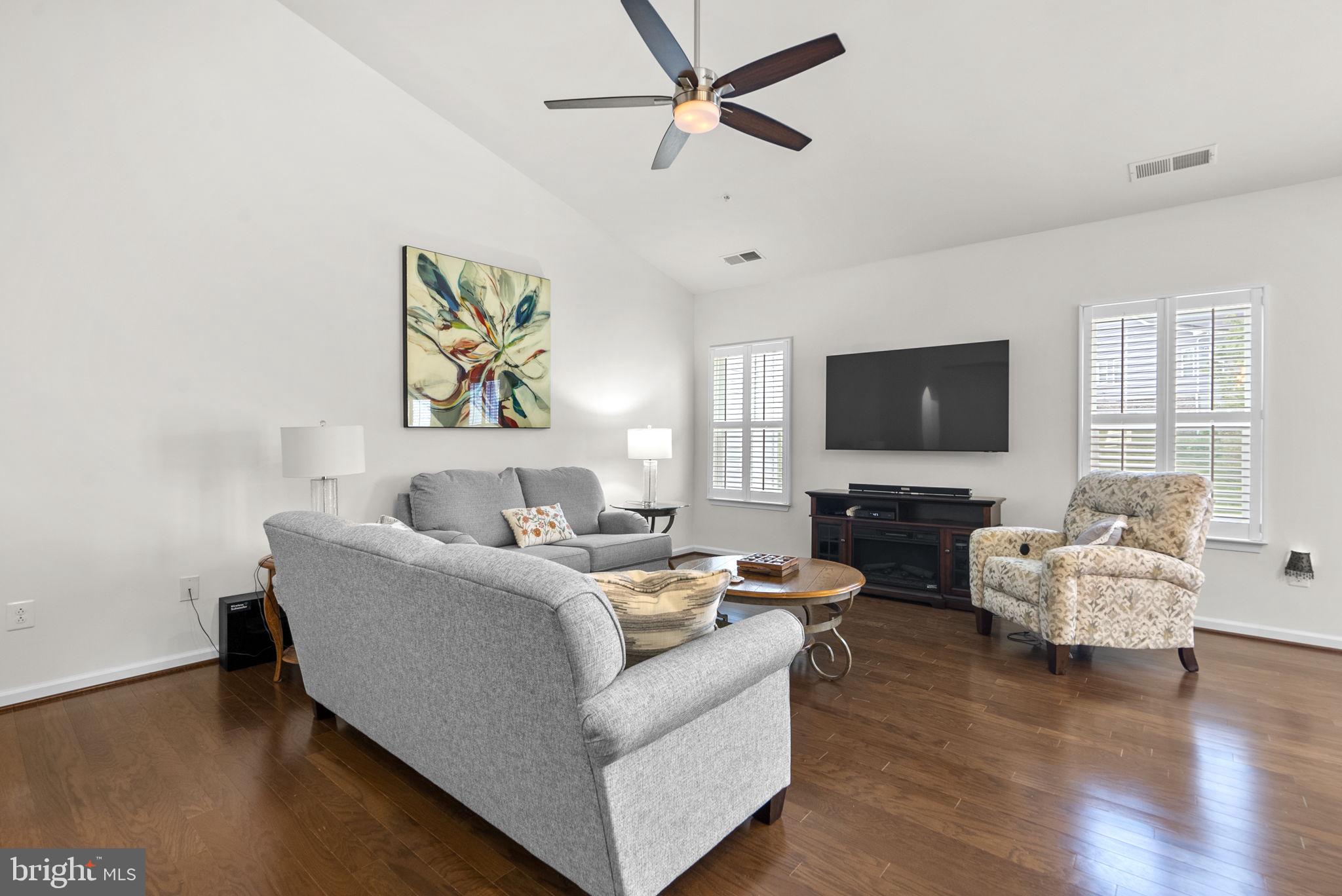 TWO RIVERS - Residential
