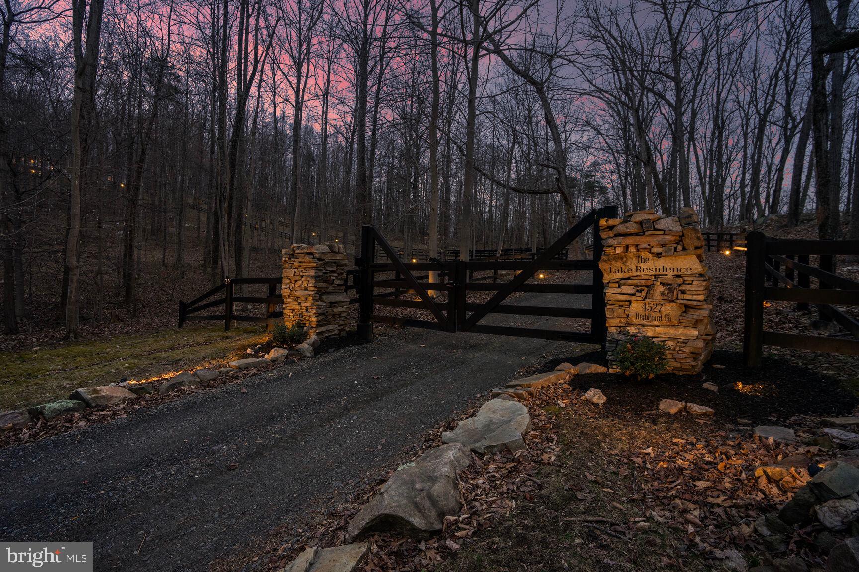 BULL RUN MOUNTAIN - Residential