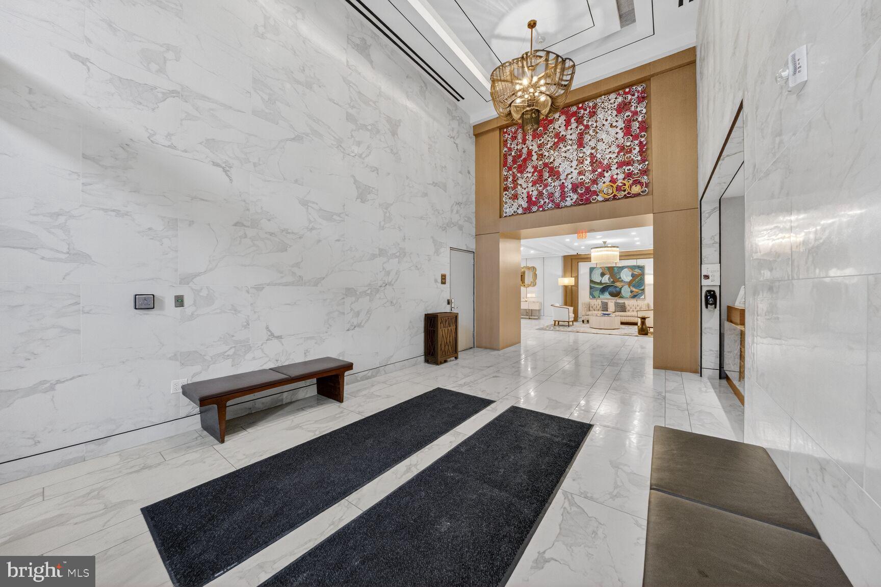 PIKE AND ROSE - Residential
