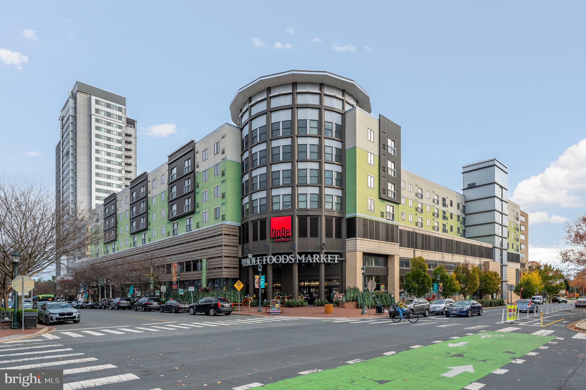PIKE AND ROSE - Residential