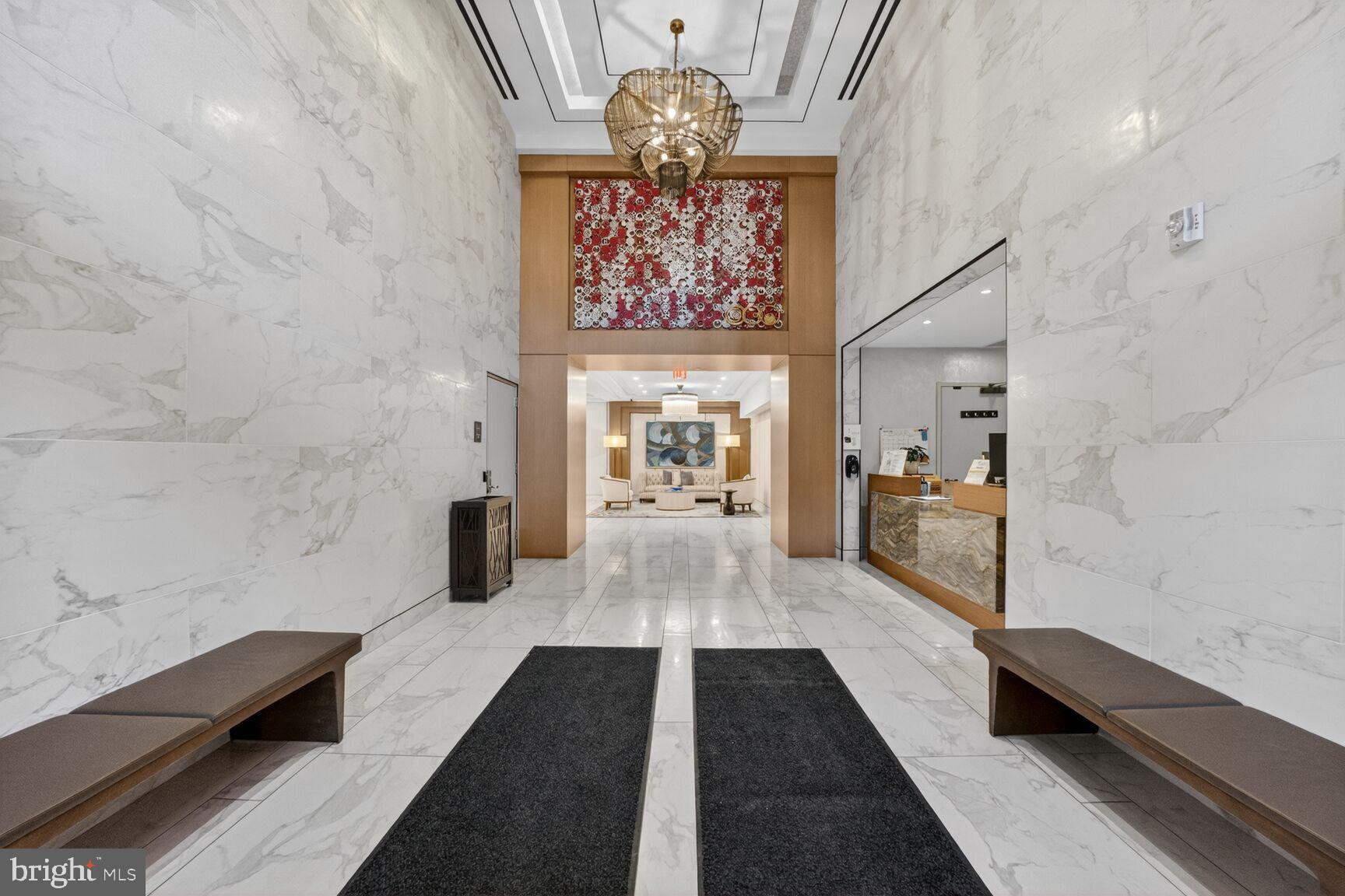 PIKE AND ROSE - Residential