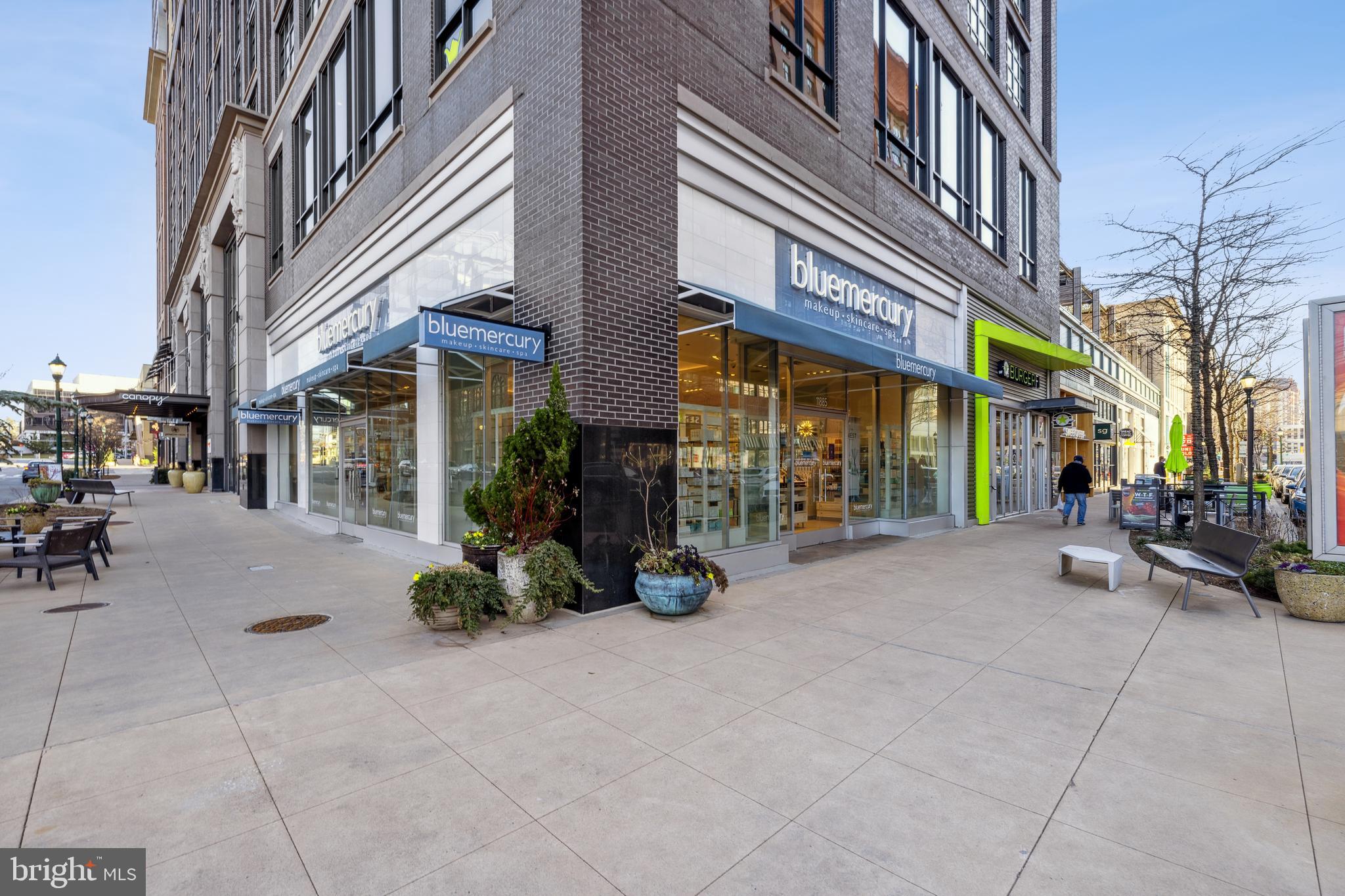 PIKE AND ROSE - Residential