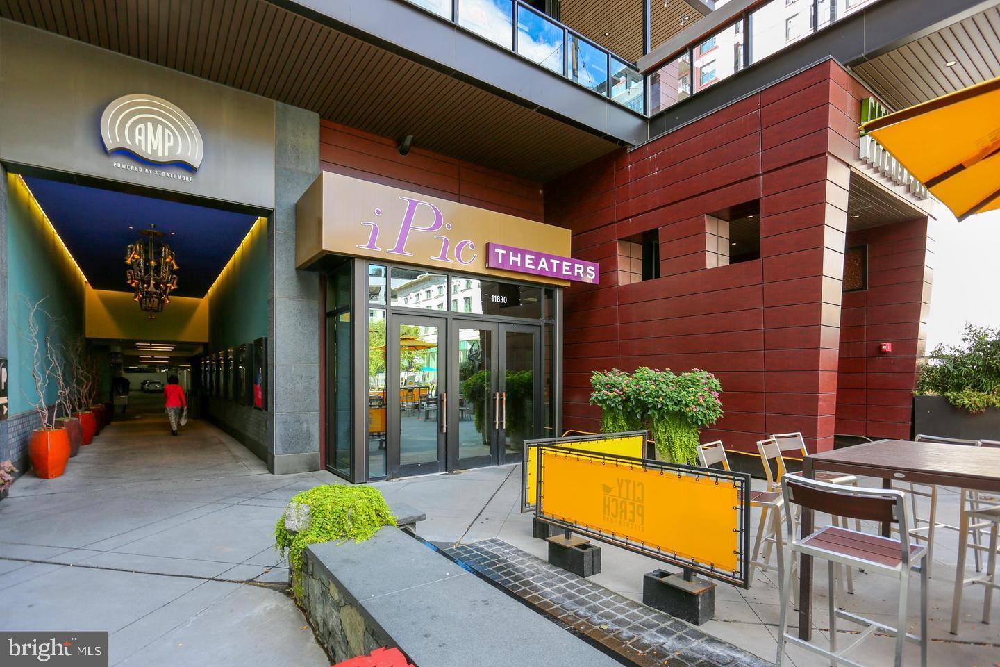 PIKE AND ROSE - Residential