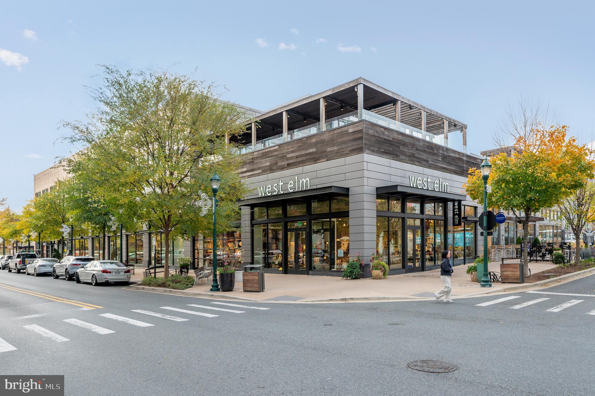 PIKE AND ROSE - Residential