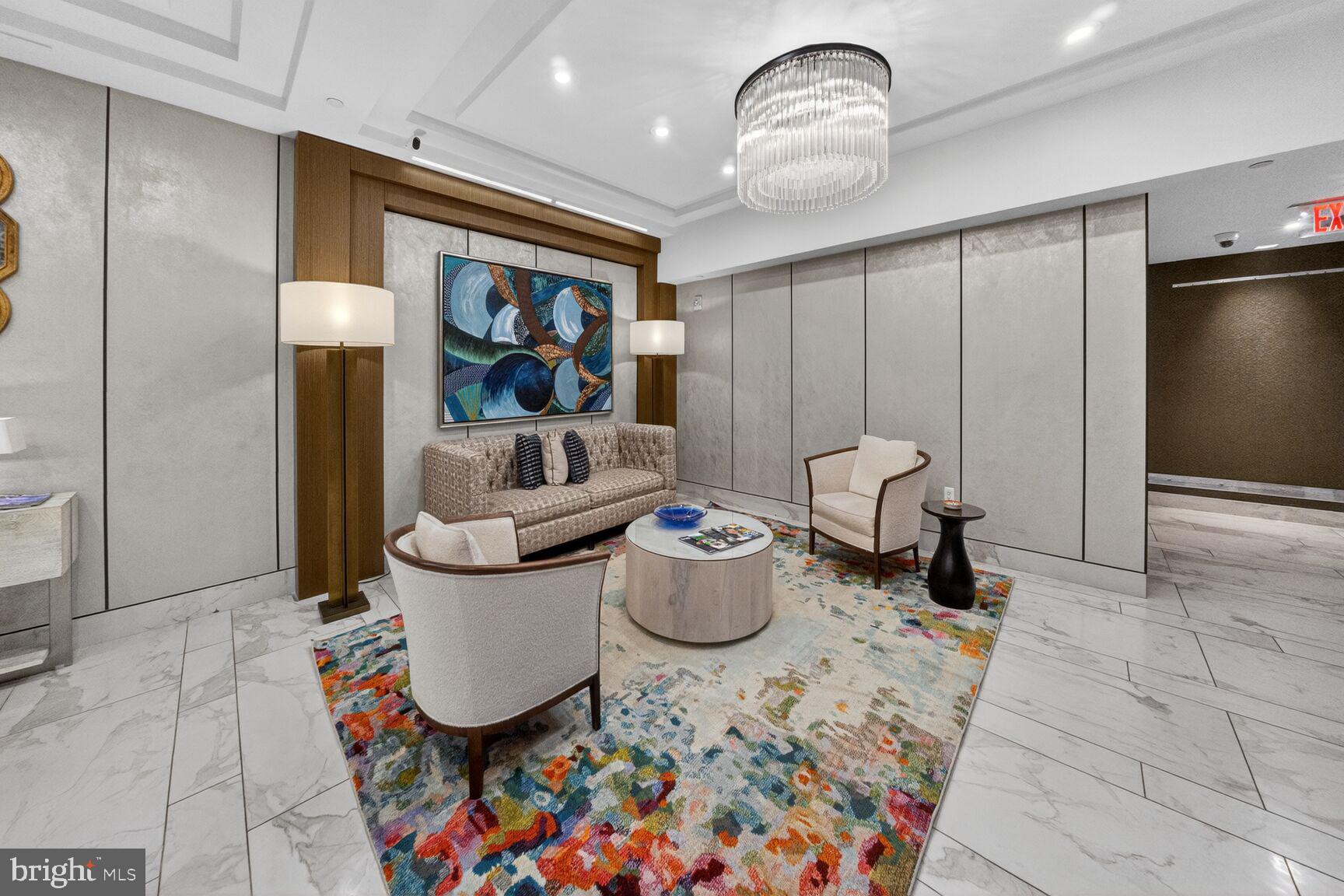 PIKE AND ROSE - Residential