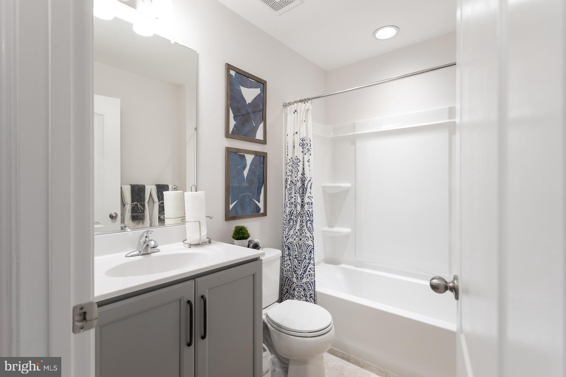 KING'S CROSSING - Residential