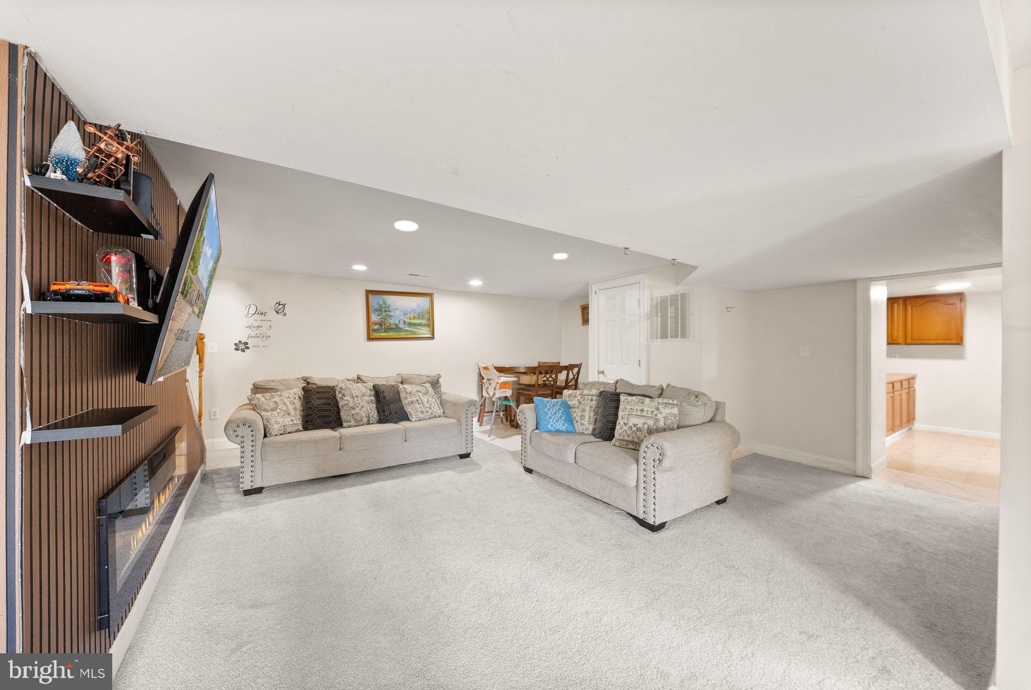 STAFFORD HEIGHTS - Residential
