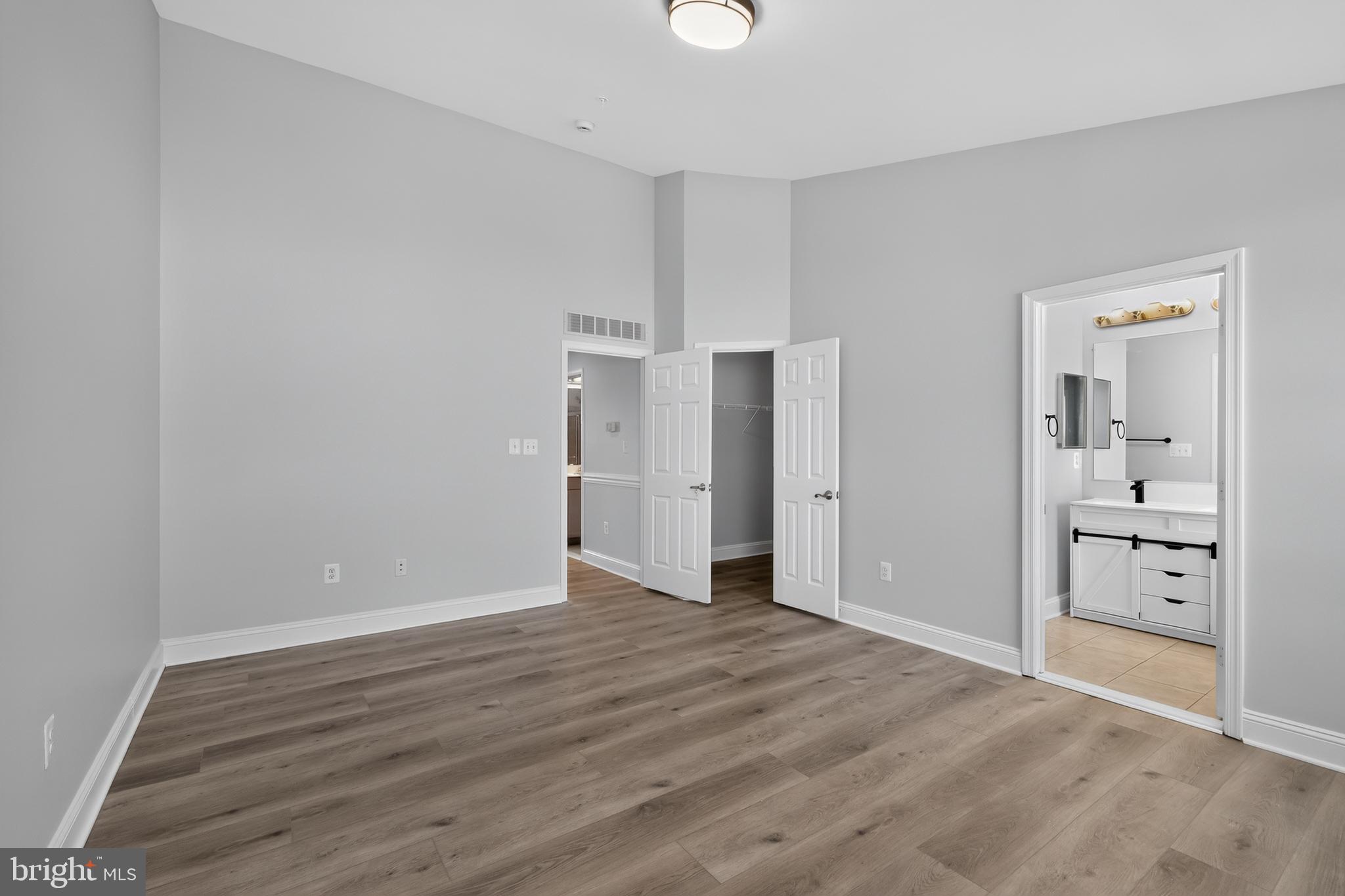 CAMDEN CROSSING - Residential