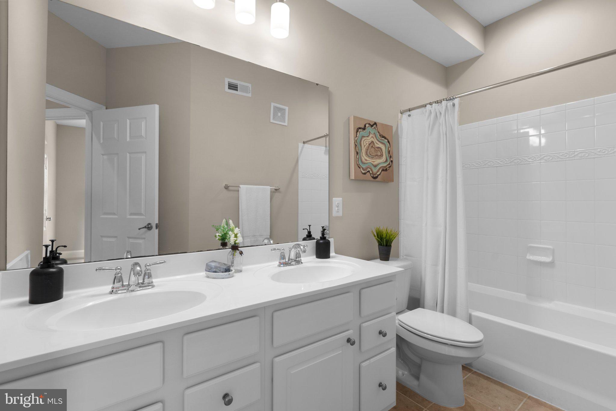 PARKLANDS AT WATKINS MILL - Residential