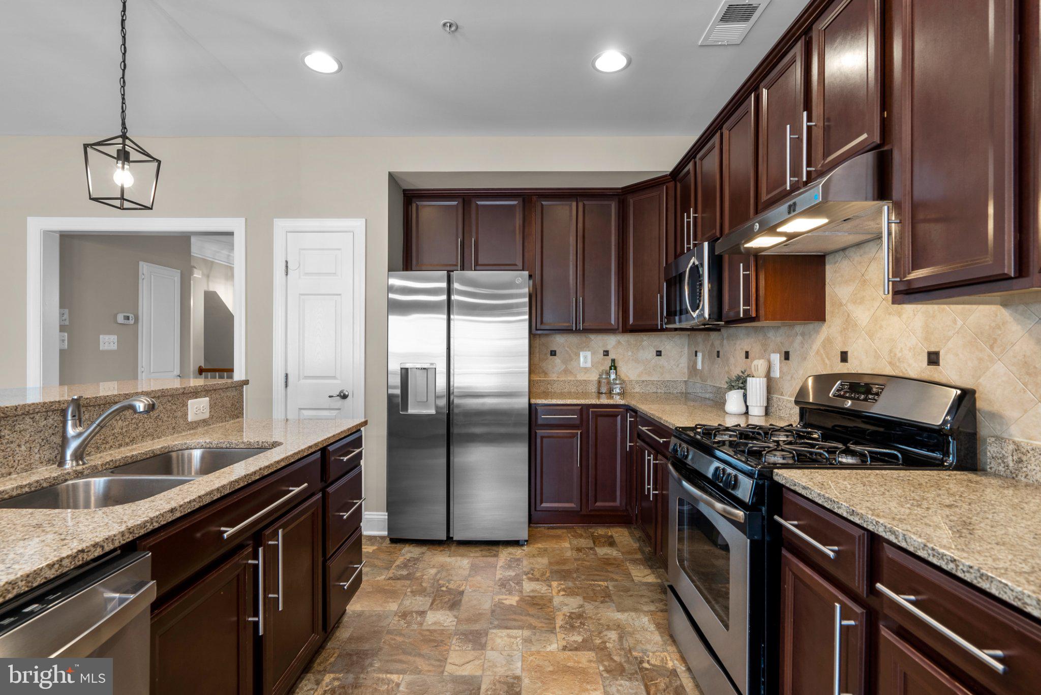 PARKLANDS AT WATKINS MILL - Residential