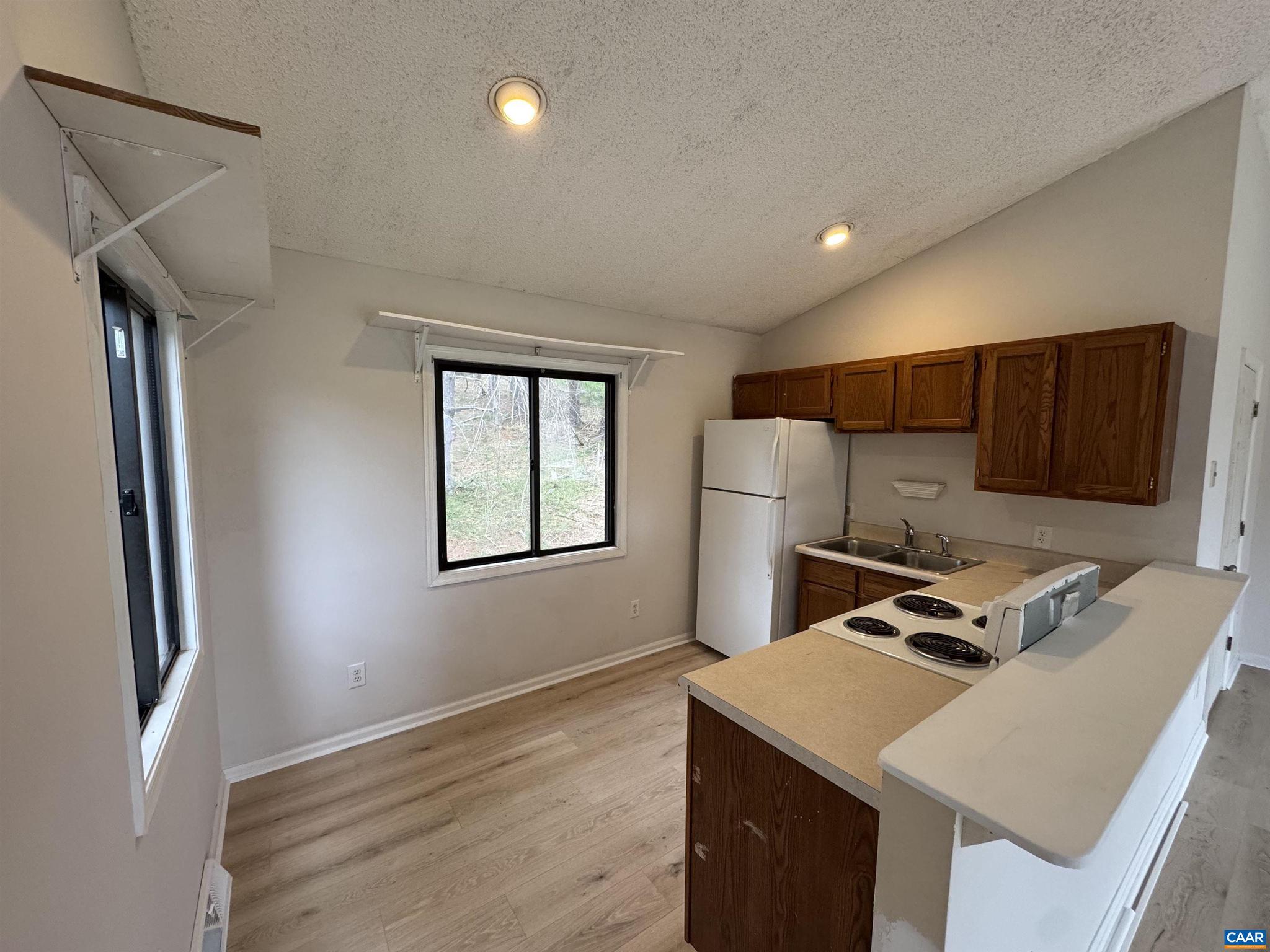 UNKNOWN - Residential Lease