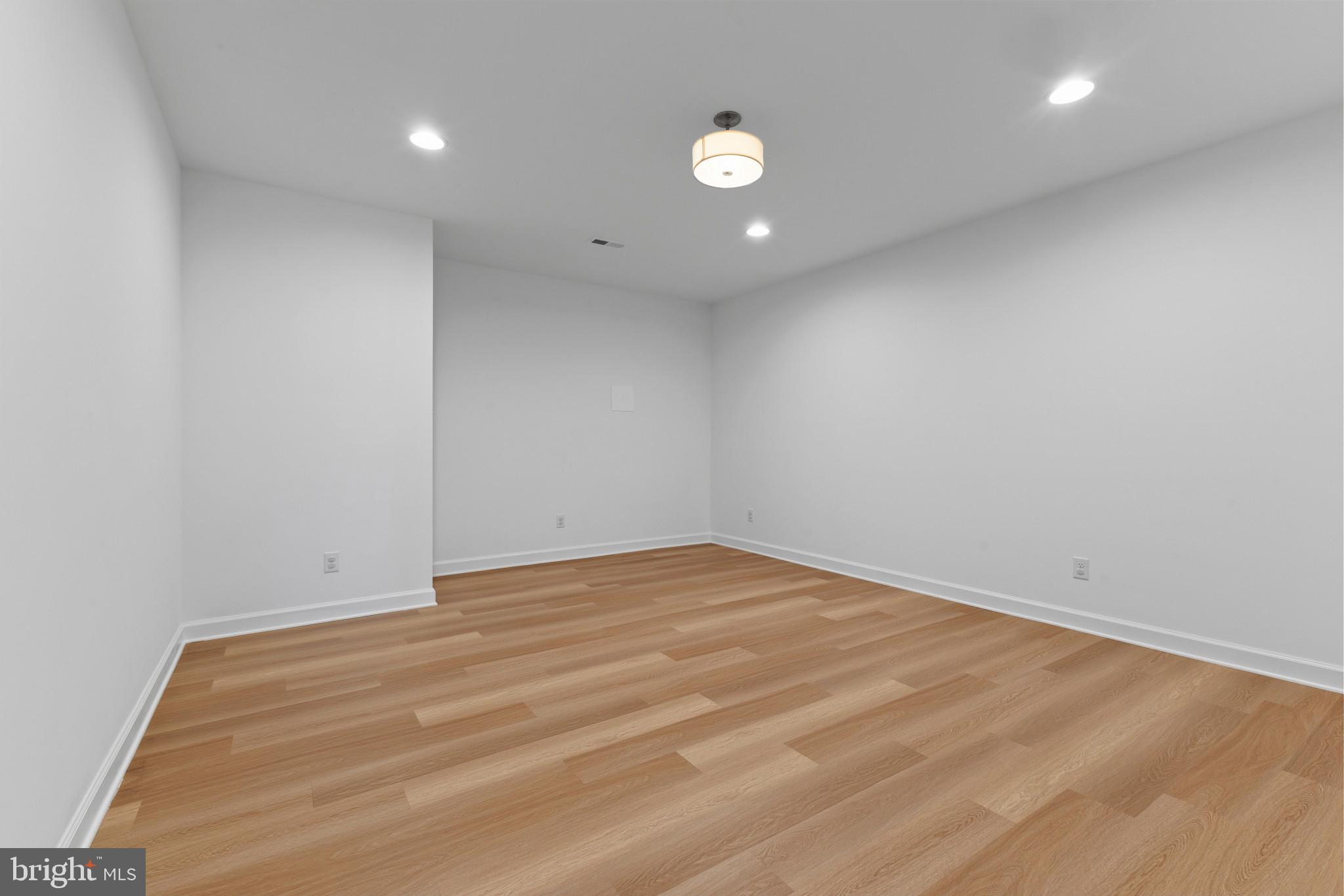 CHESTERBROOK GARDENS - Residential