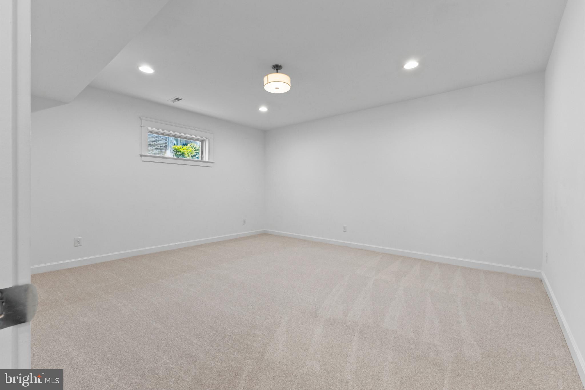 CHESTERBROOK GARDENS - Residential