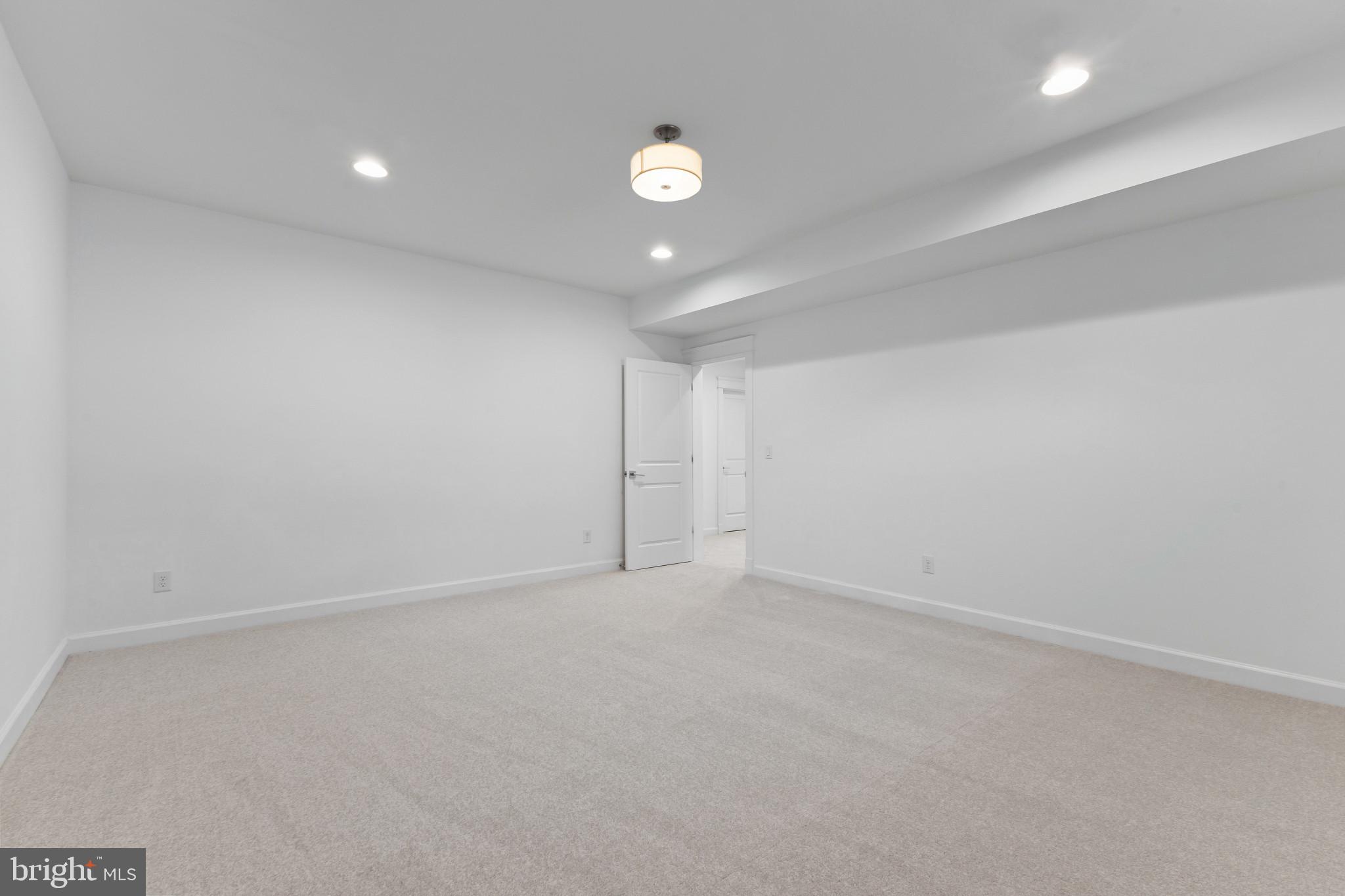 CHESTERBROOK GARDENS - Residential