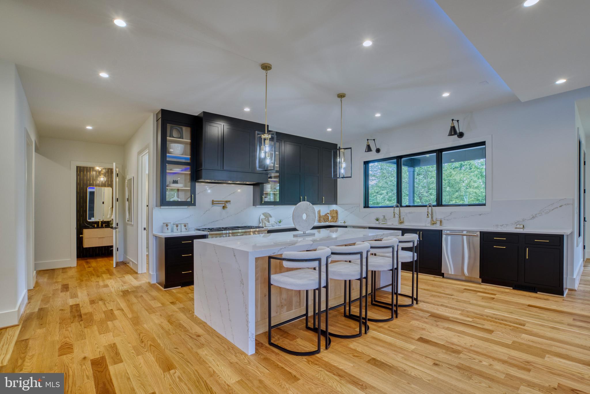 DEVON PARK - Residential