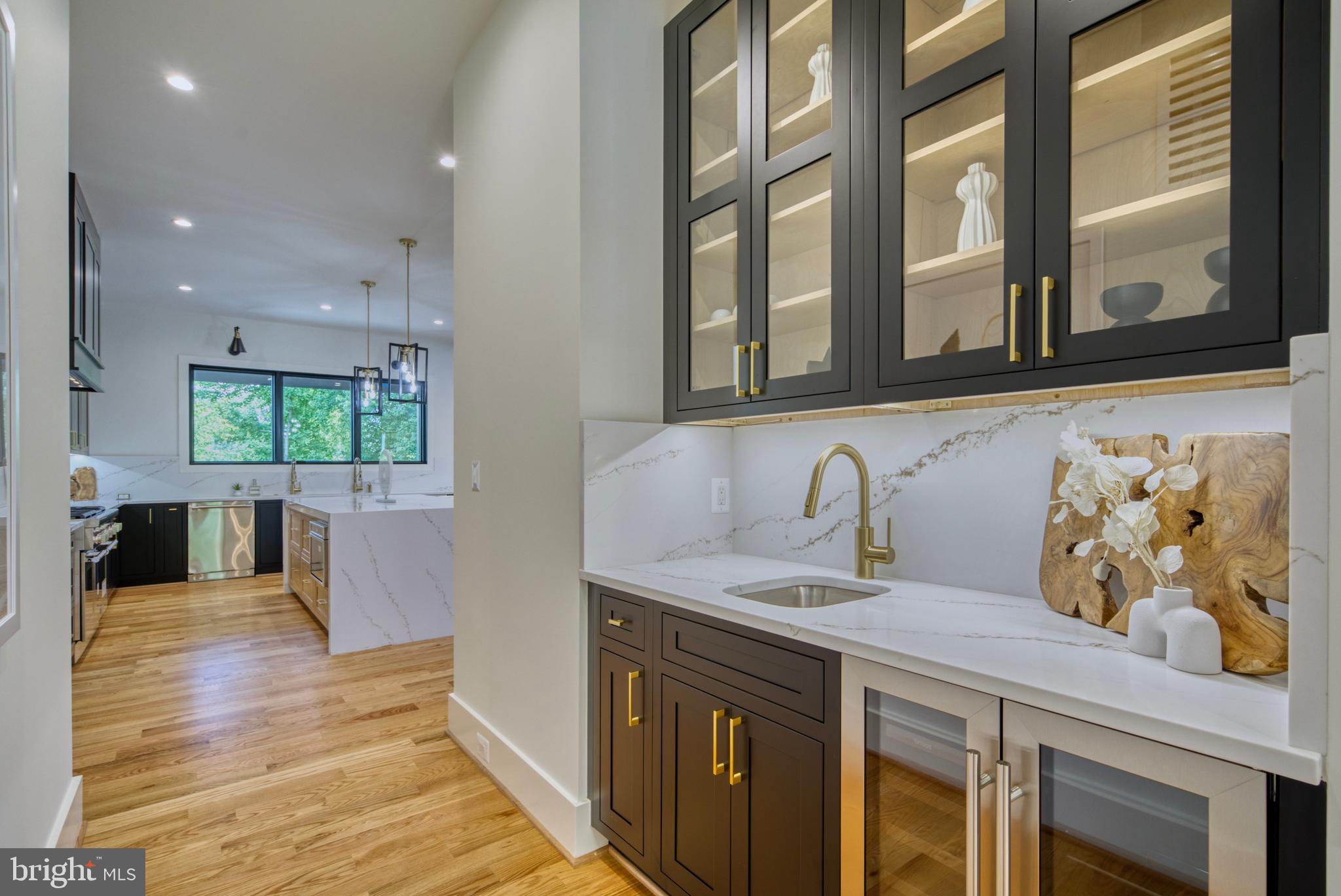 DEVON PARK - Residential