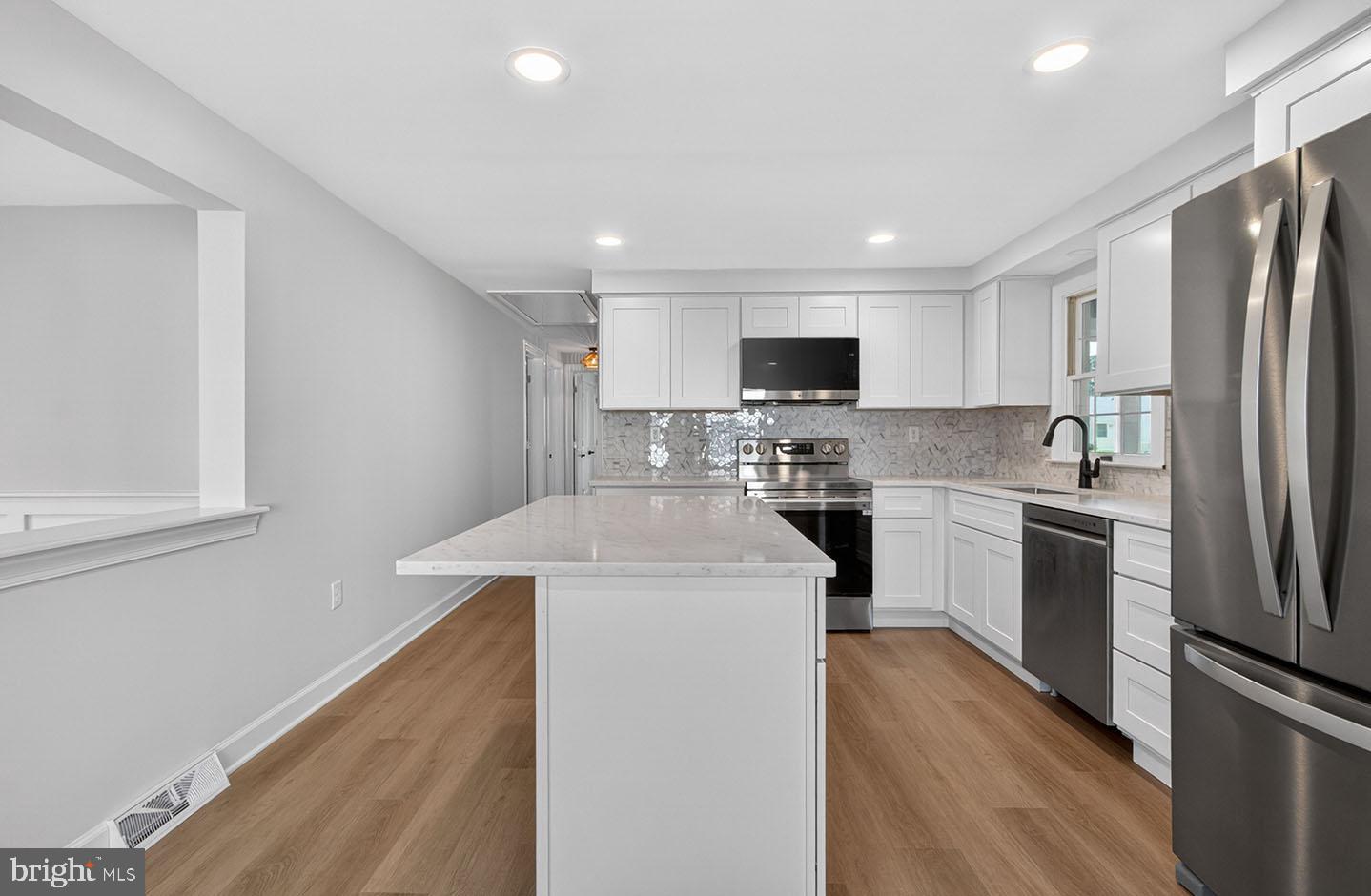BEACHFIELD - Residential