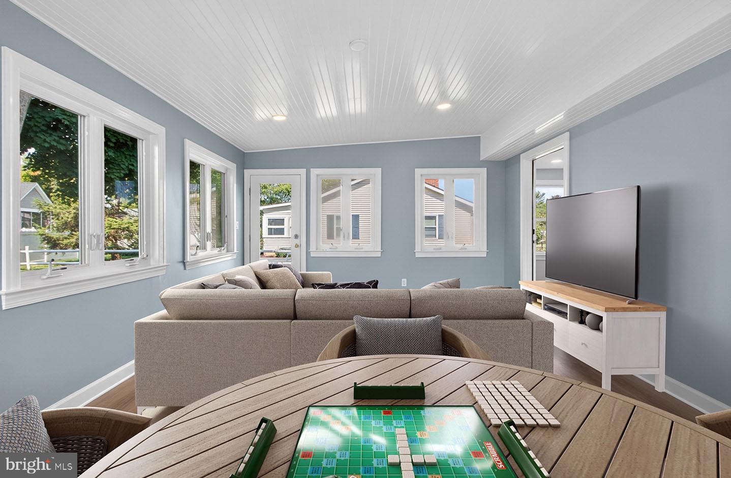 BEACHFIELD - Residential